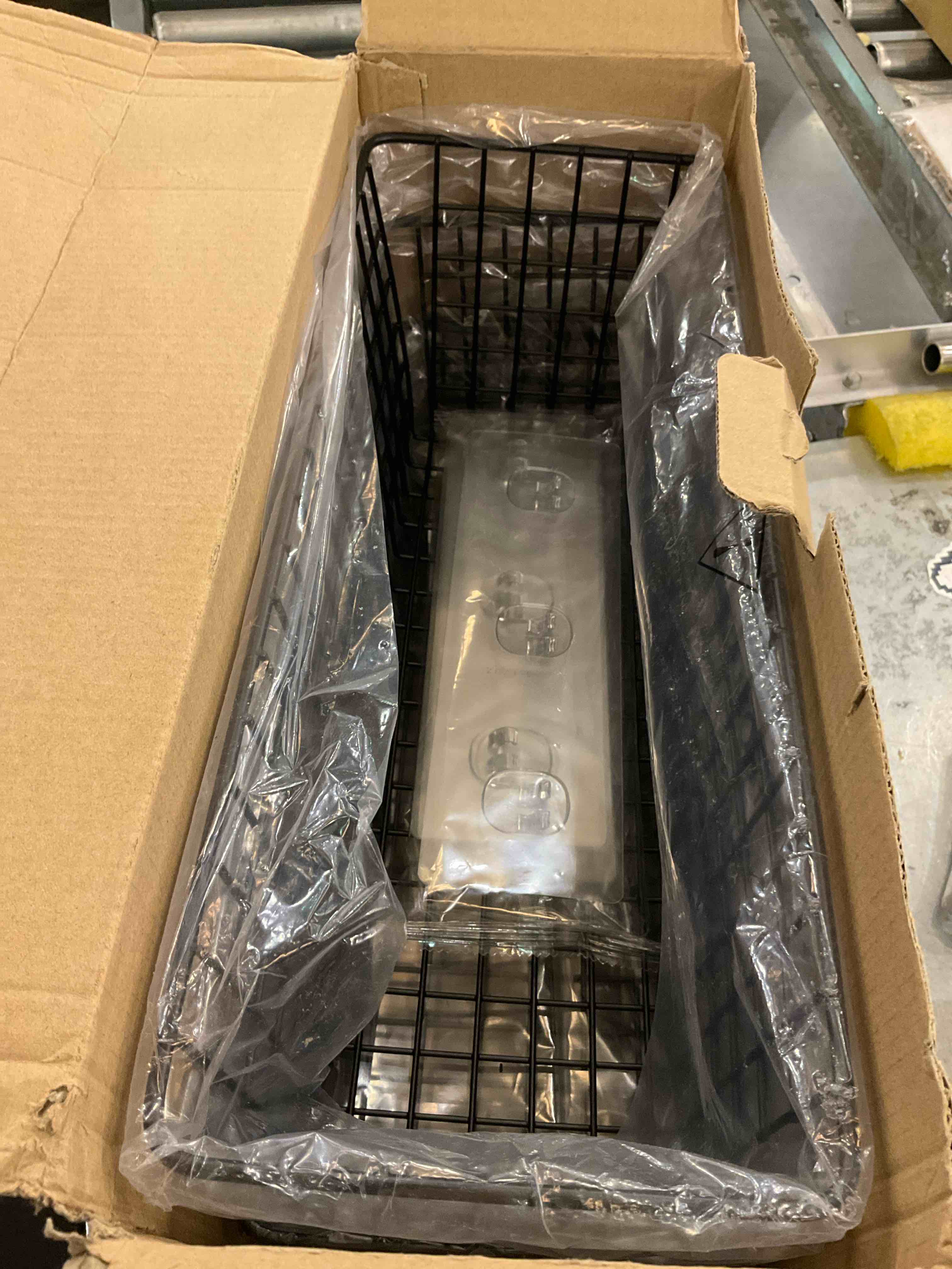 https://s3.amazonaws.com/lotting-images-prod/BargainHunt/EXS01048058_1708707024236.jpeg