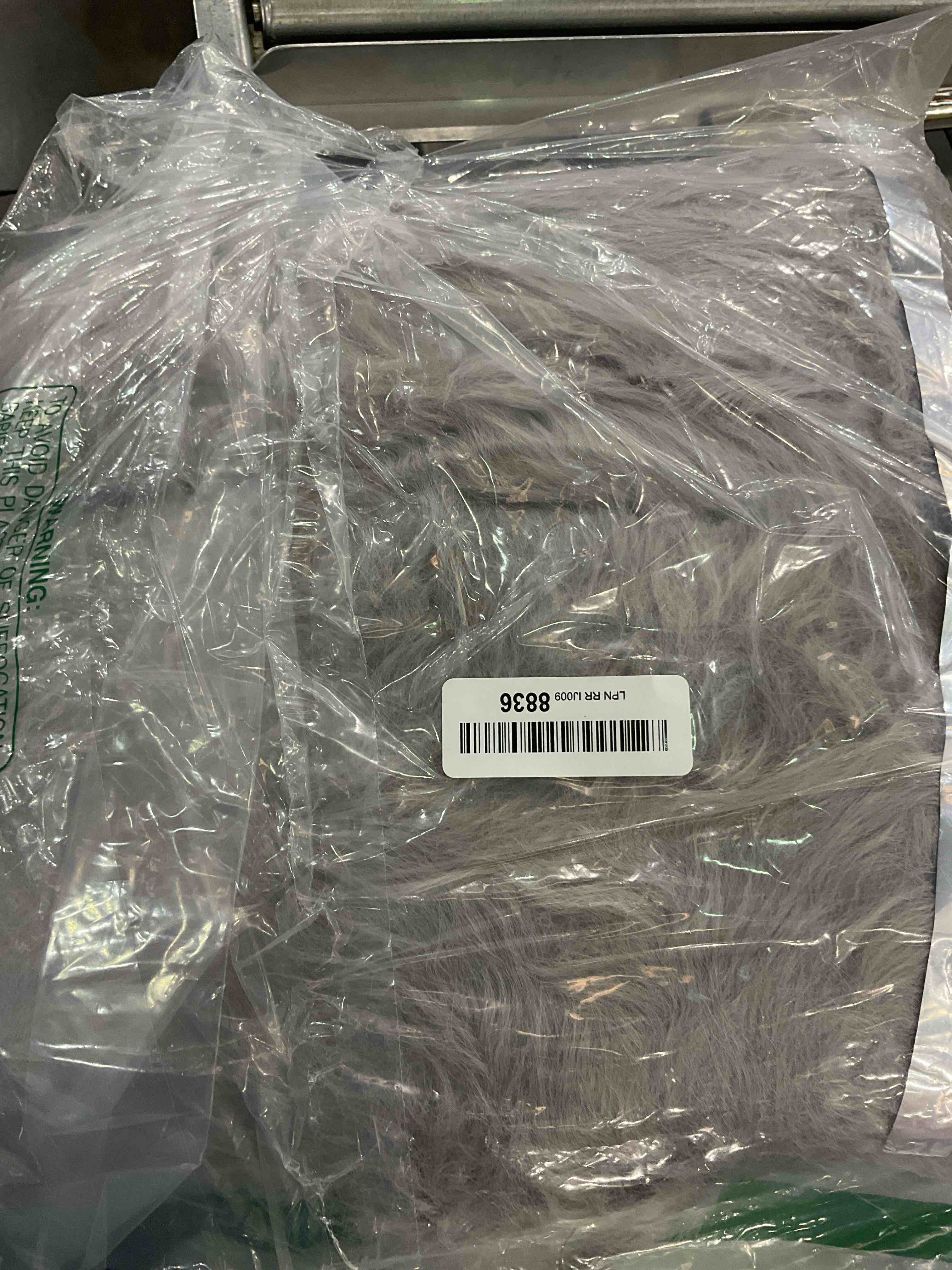 https://s3.amazonaws.com/lotting-images-prod/BargainHunt/EXS01048086_1708712312893.jpeg