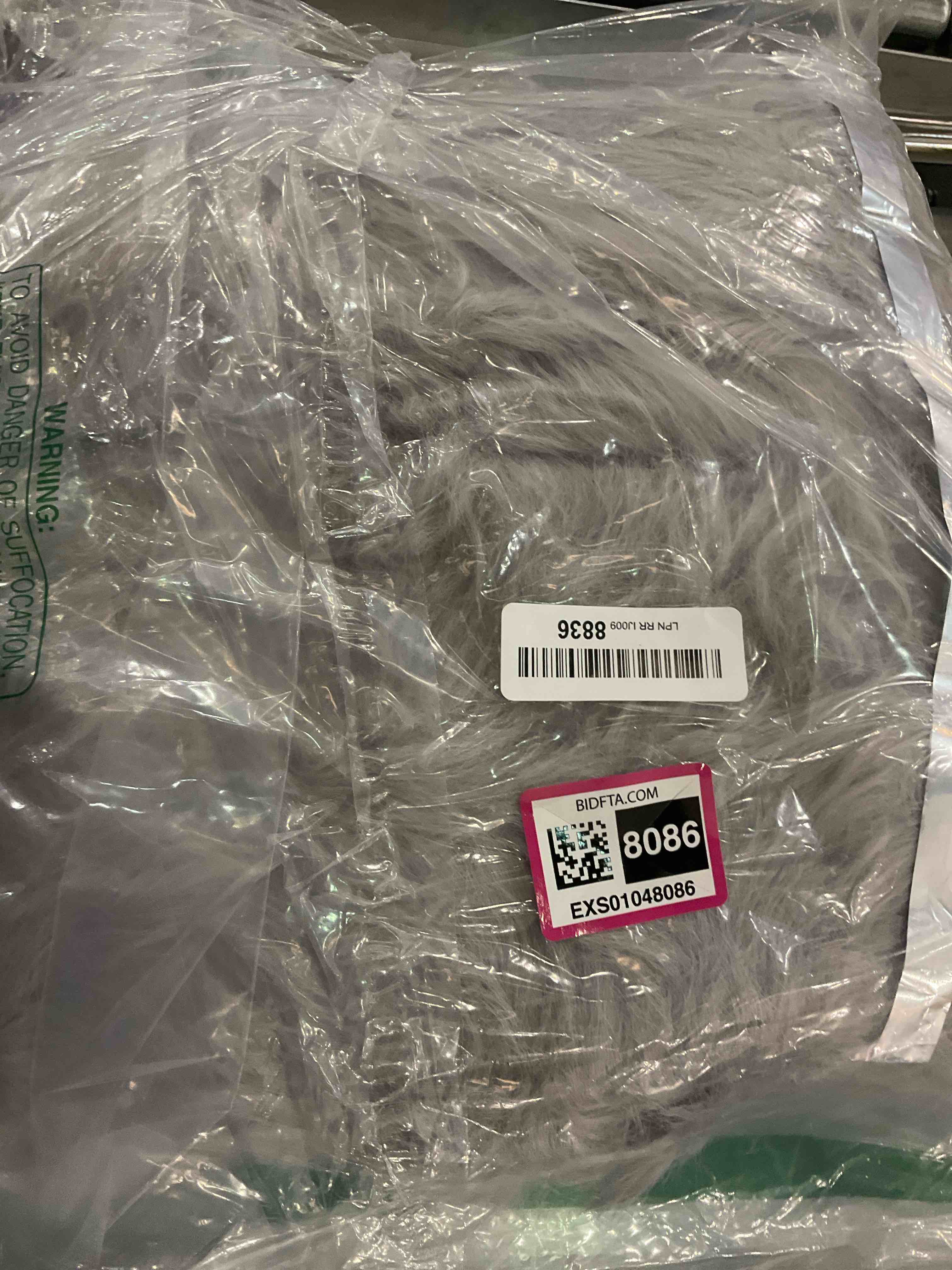 https://s3.amazonaws.com/lotting-images-prod/BargainHunt/EXS01048086_1708712334067.jpeg