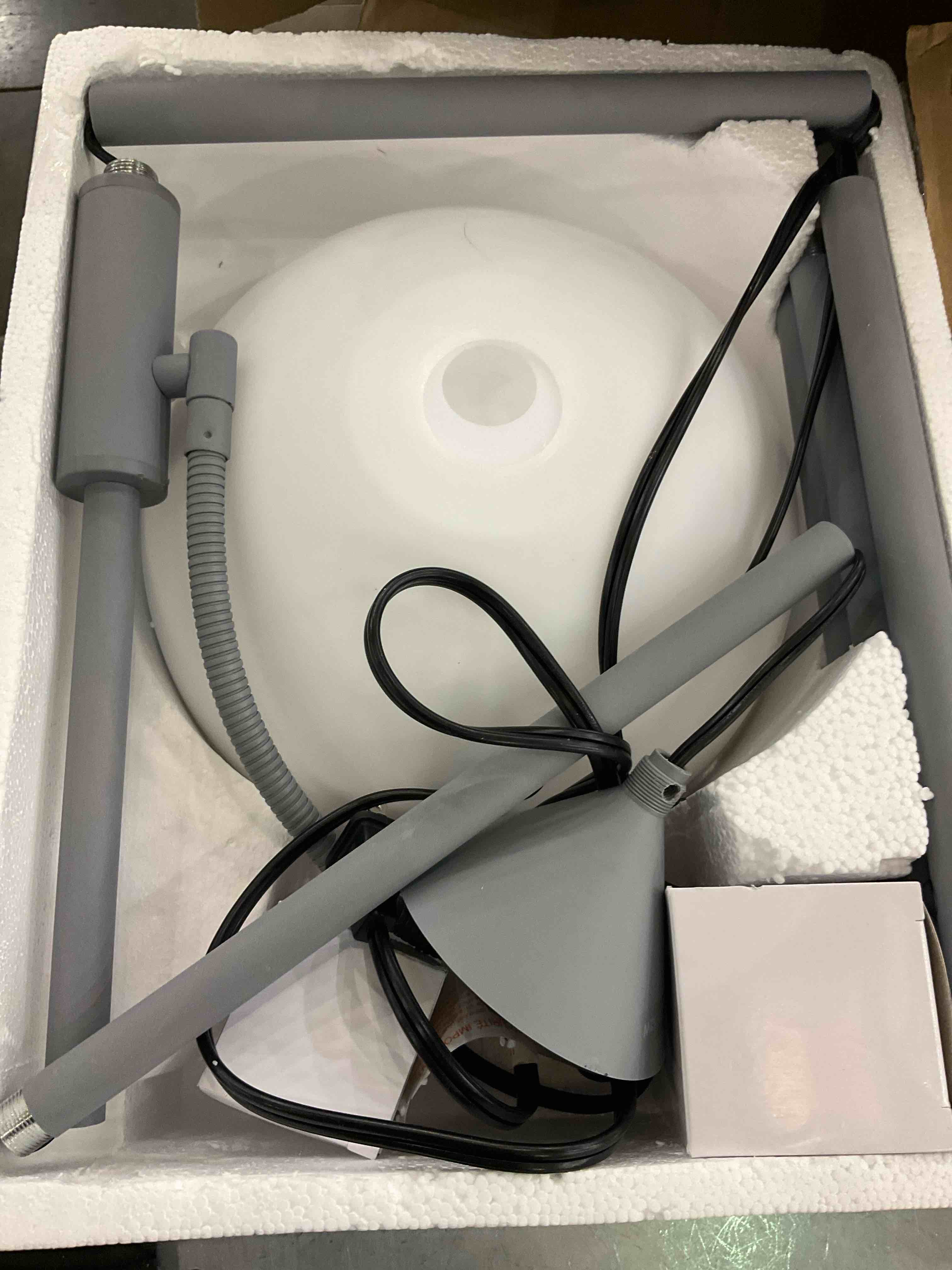 https://s3.amazonaws.com/lotting-images-prod/BargainHunt/EXS01048093_1708712769954.jpeg