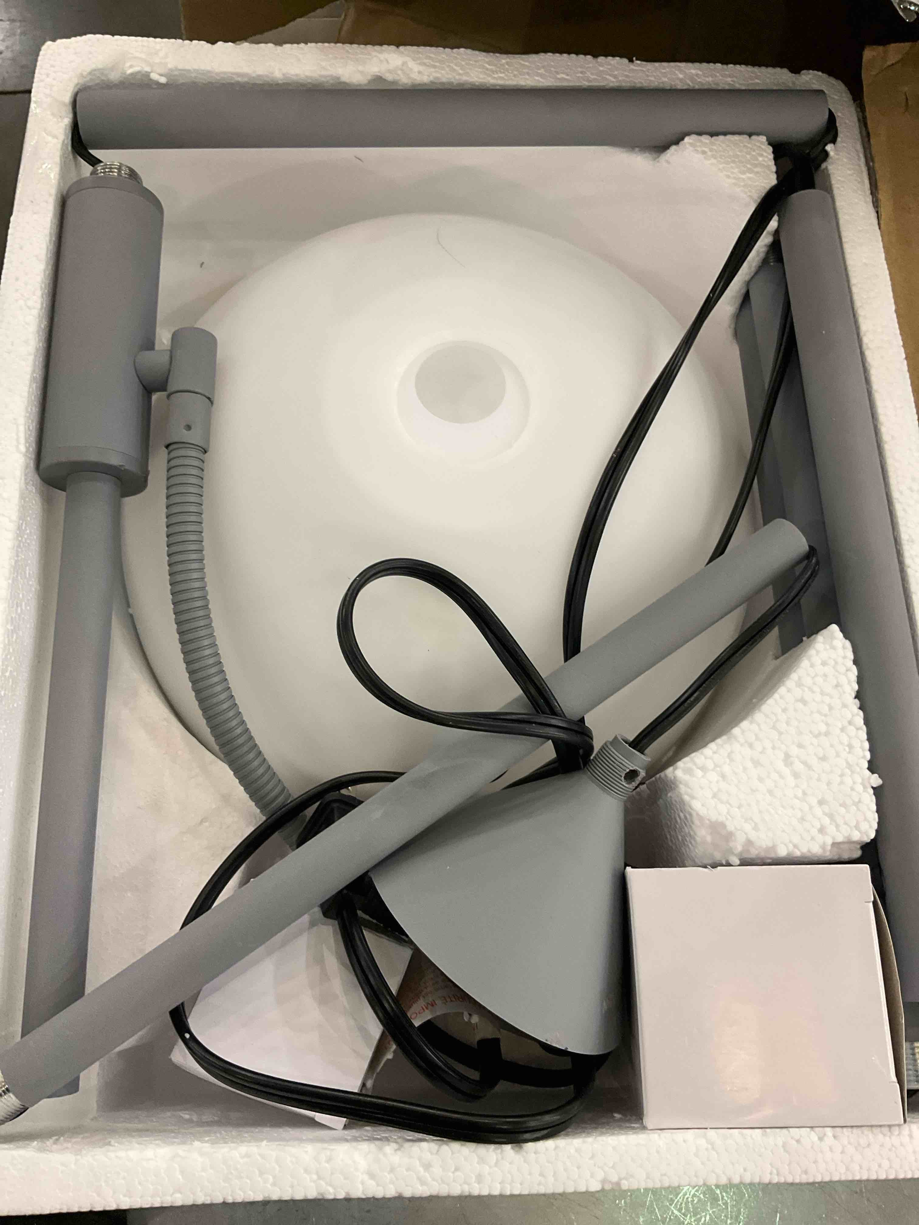 https://s3.amazonaws.com/lotting-images-prod/BargainHunt/EXS01048093_1708712770816.jpeg