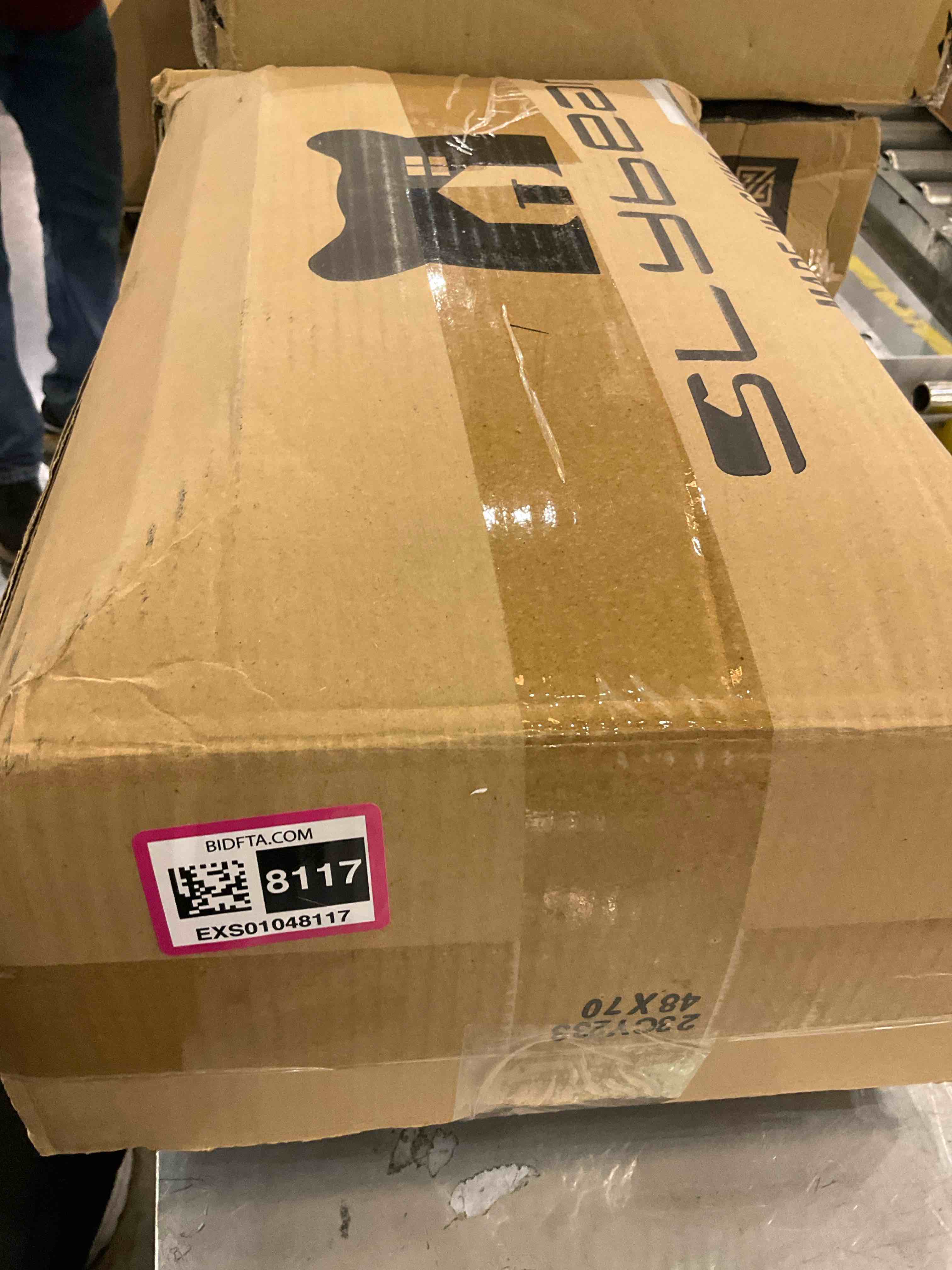 https://s3.amazonaws.com/lotting-images-prod/BargainHunt/EXS01048117_1708714255622.jpeg