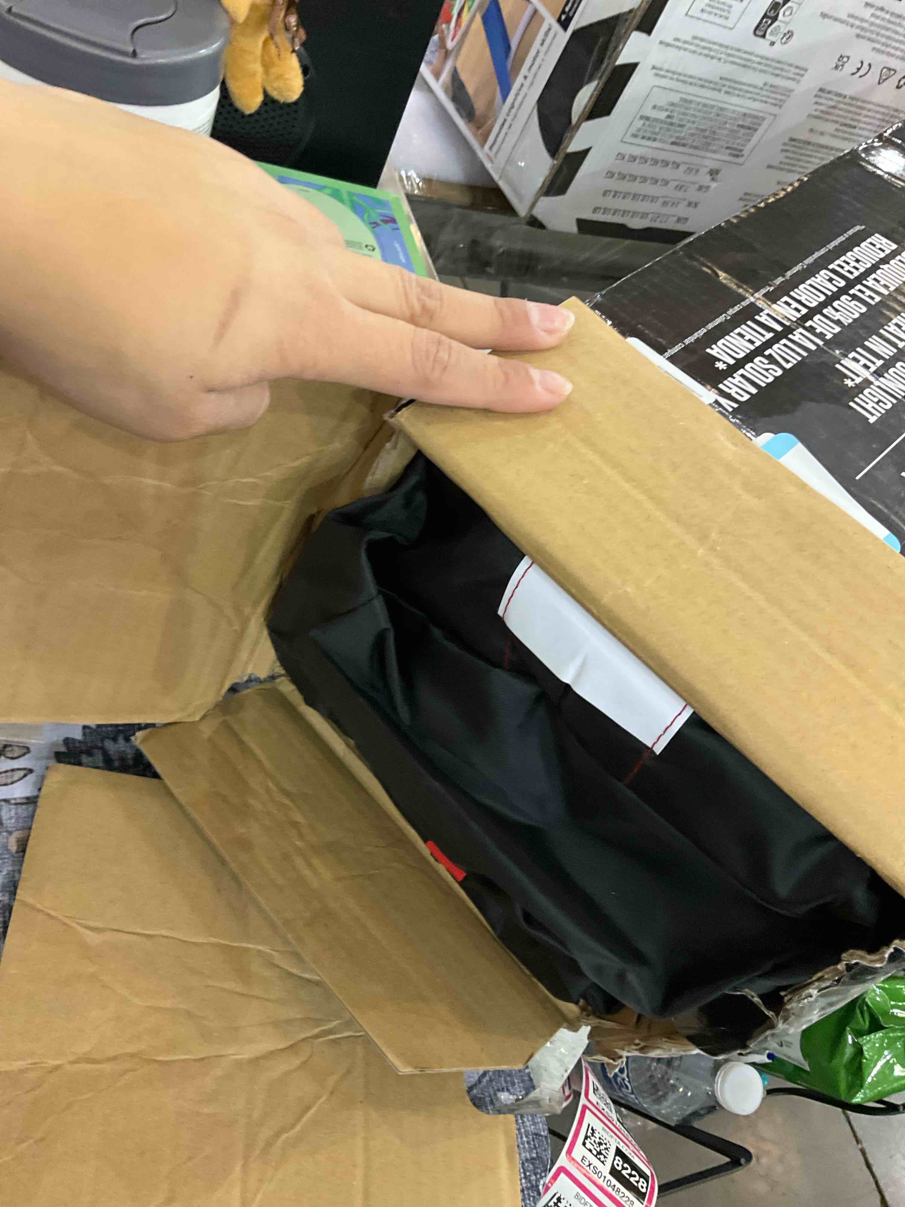 https://s3.amazonaws.com/lotting-images-prod/BargainHunt/EXS01048223_1709563307868.jpeg