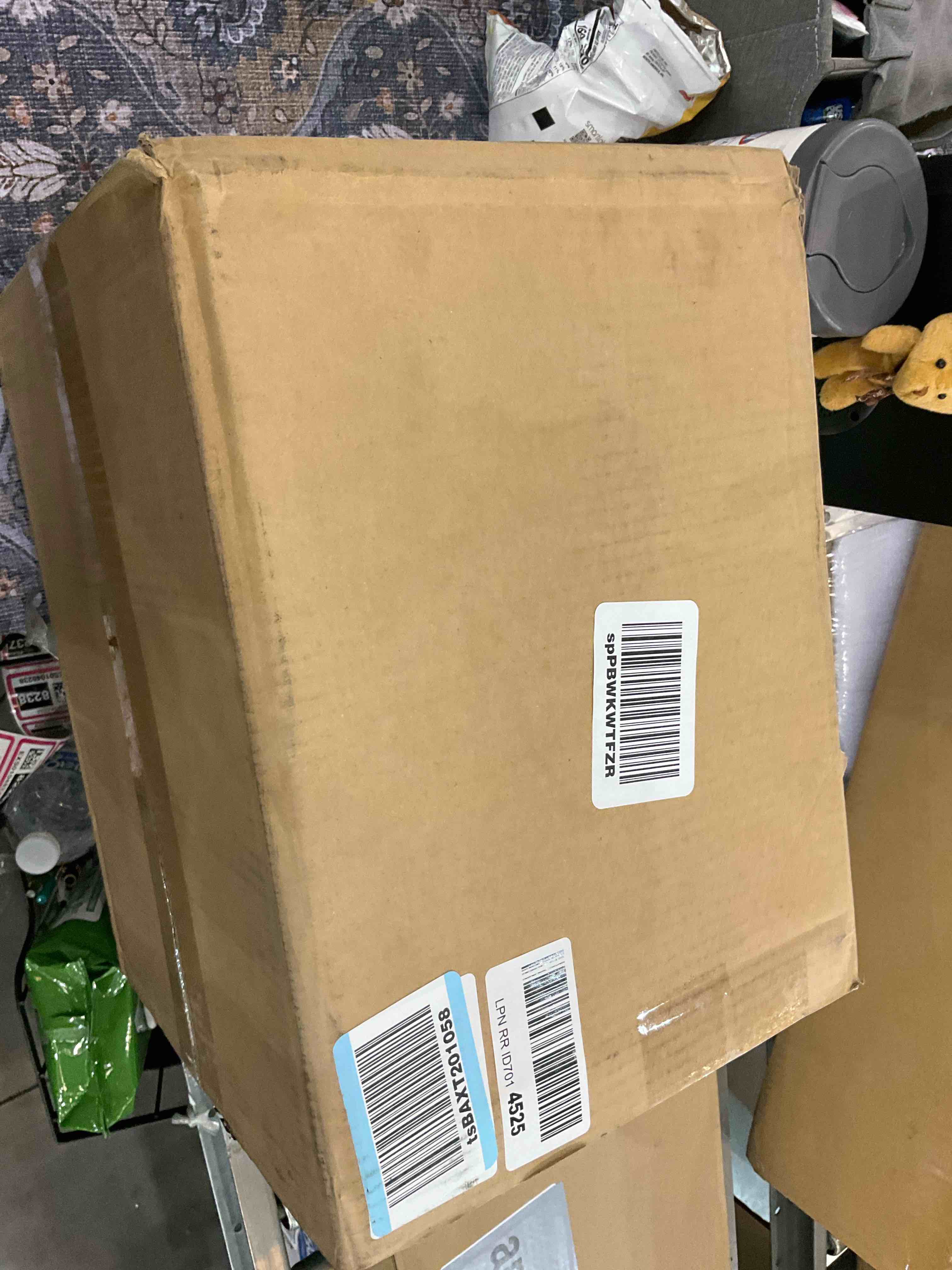 https://s3.amazonaws.com/lotting-images-prod/BargainHunt/EXS01048224_1709563377672.jpeg