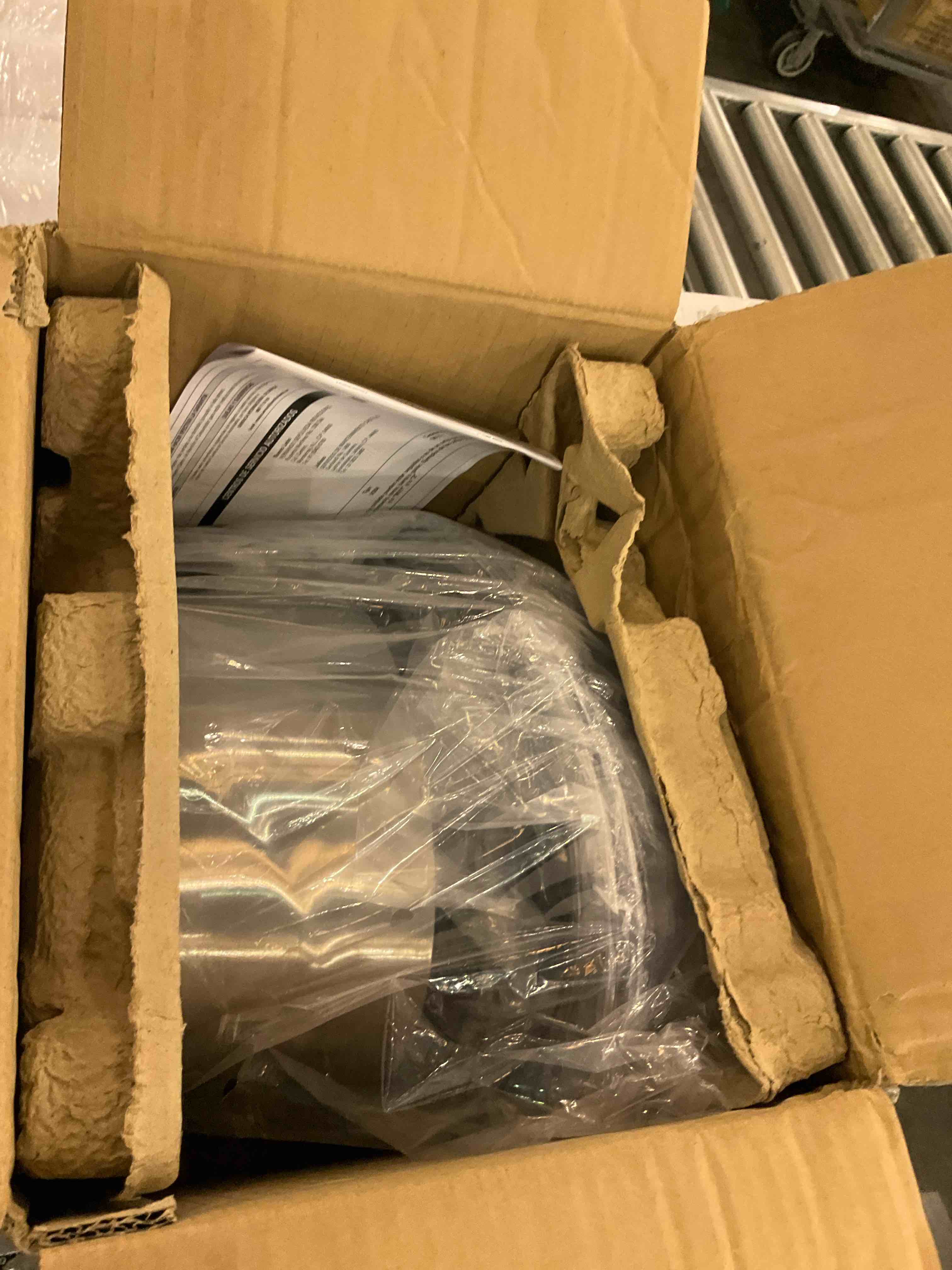 https://s3.amazonaws.com/lotting-images-prod/BargainHunt/EXS01048225_1709563515418.jpeg