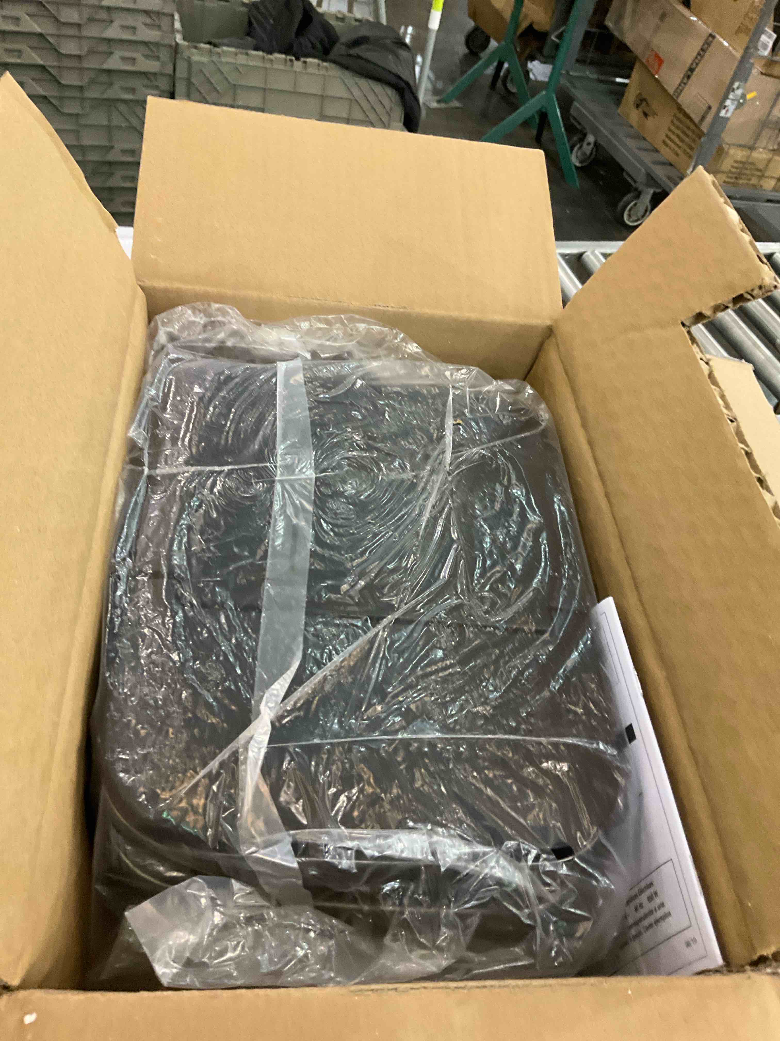 https://s3.amazonaws.com/lotting-images-prod/BargainHunt/EXS01048226_1709563594271.jpeg