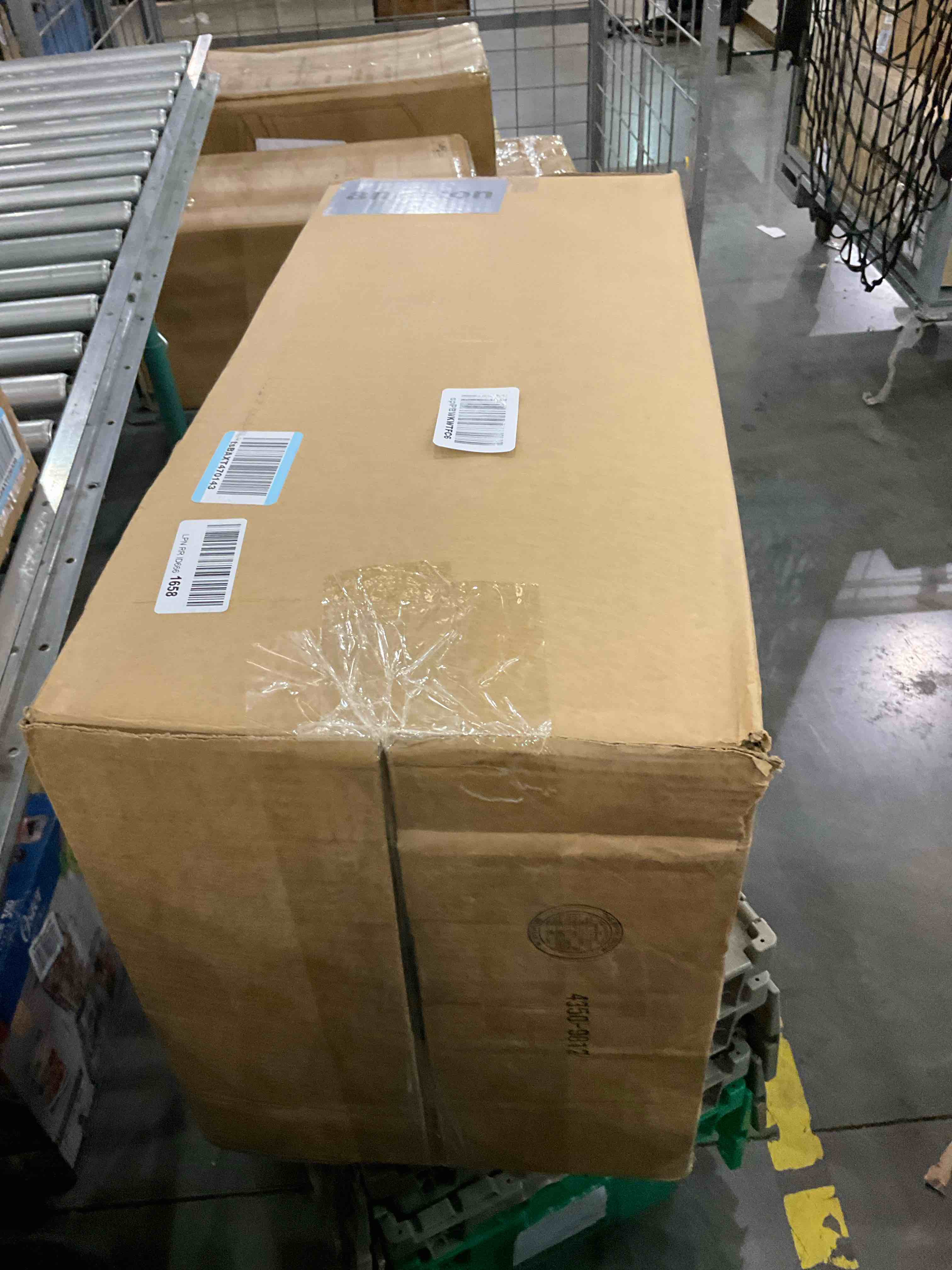 https://s3.amazonaws.com/lotting-images-prod/BargainHunt/EXS01048284_1709580389192.jpeg