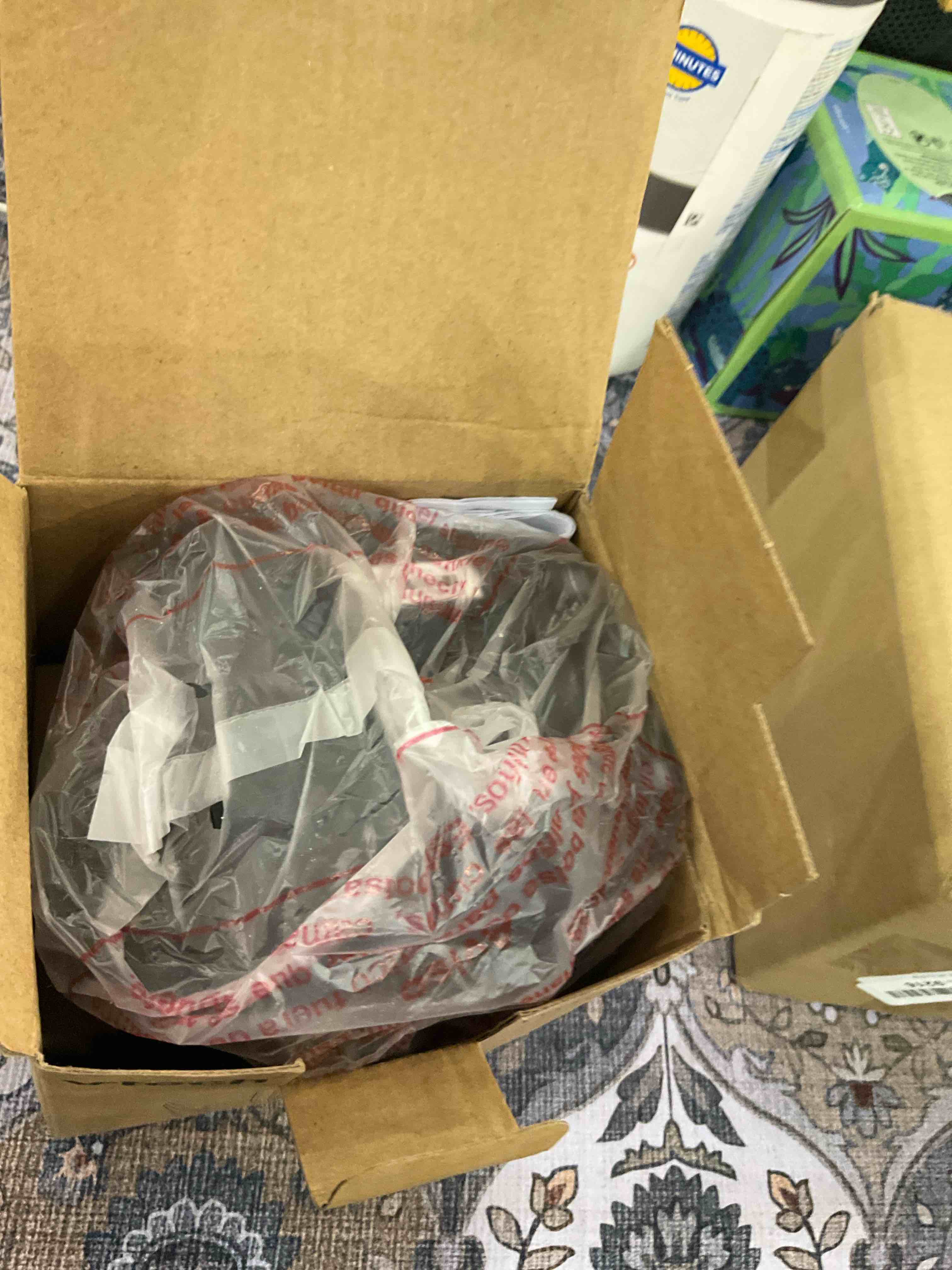 https://s3.amazonaws.com/lotting-images-prod/BargainHunt/EXS01048290_1709581419849.jpeg