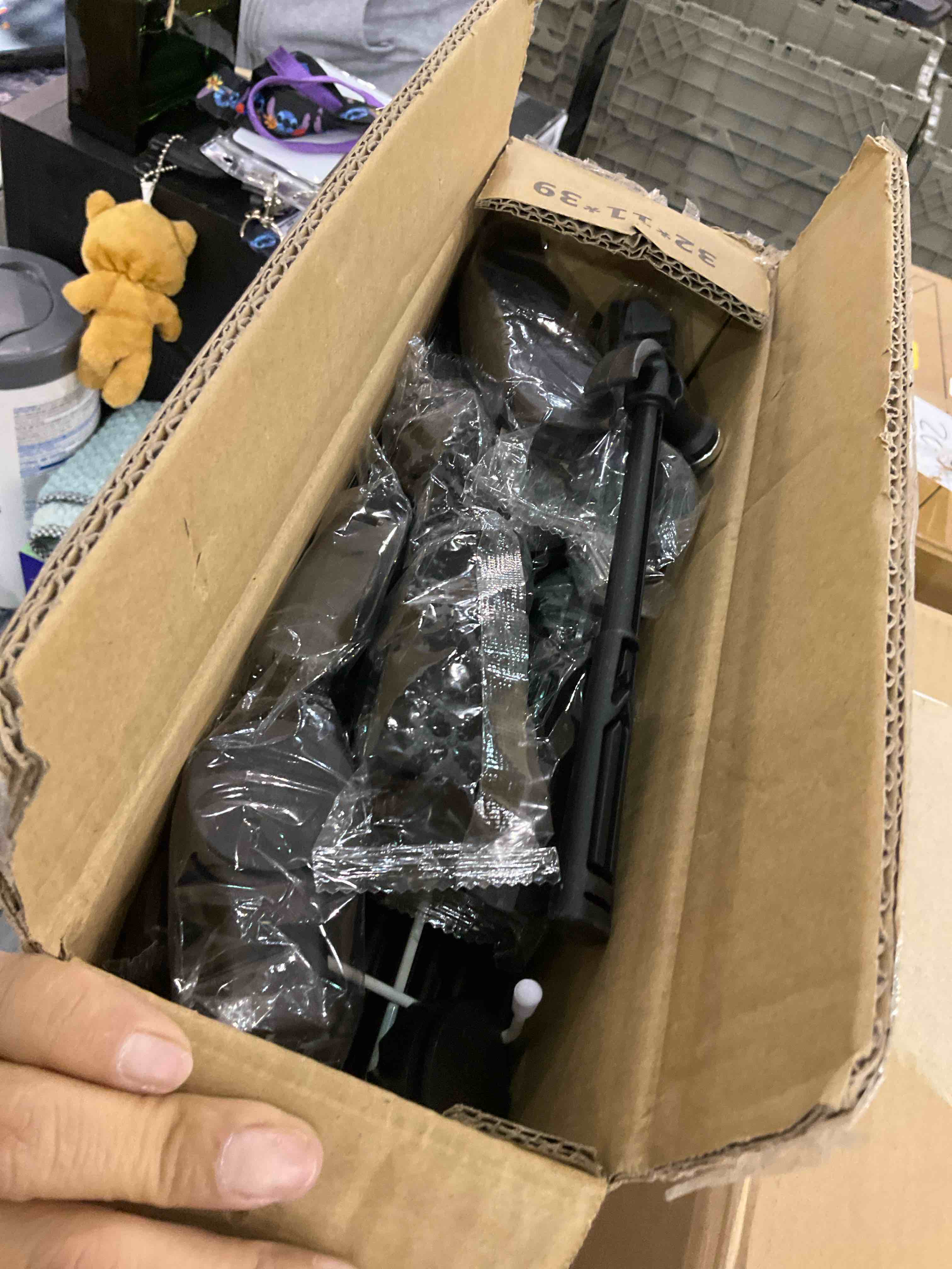 https://s3.amazonaws.com/lotting-images-prod/BargainHunt/EXS01048333_1709643145063.jpeg