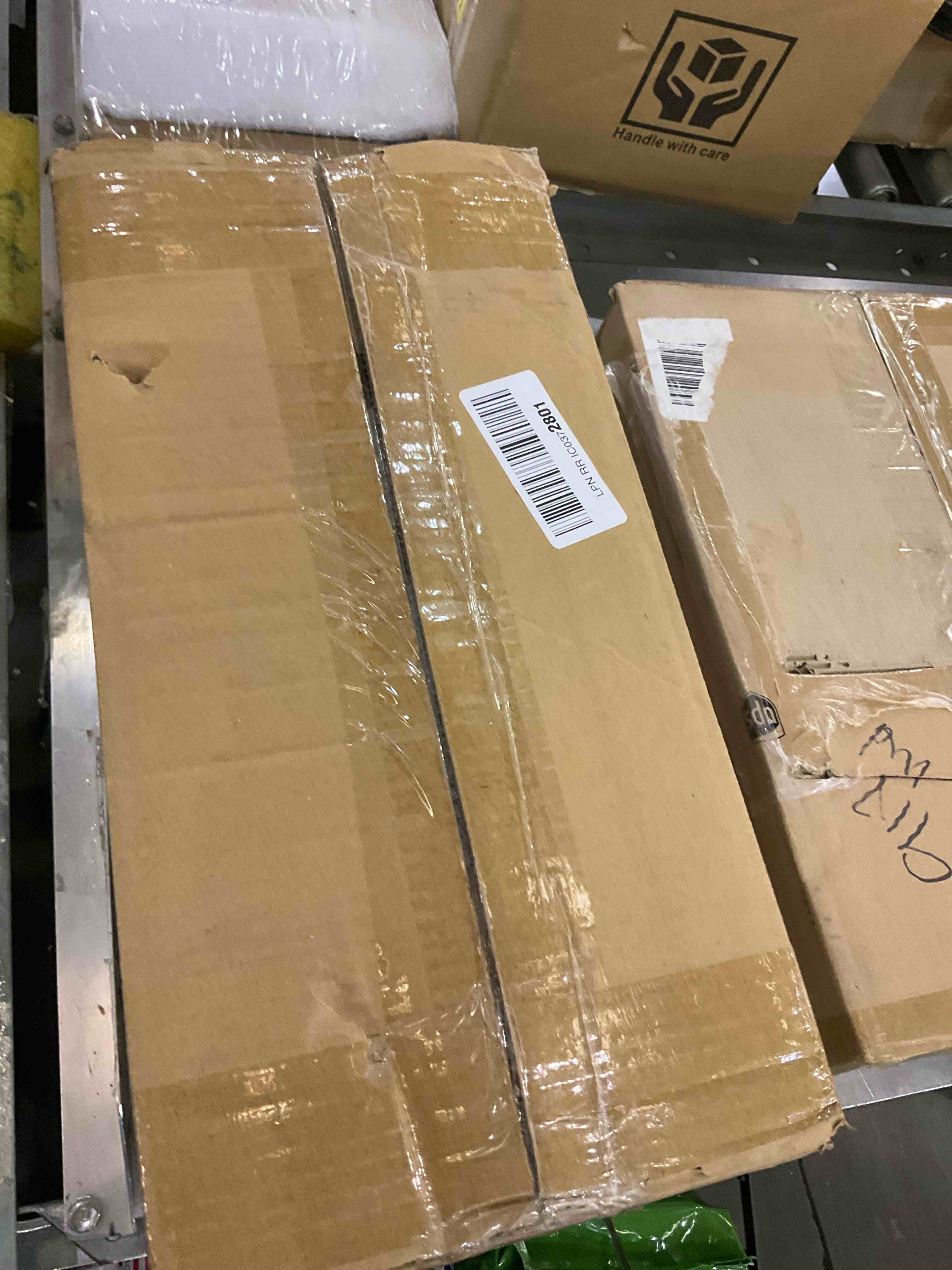https://s3.amazonaws.com/lotting-images-prod/BargainHunt/EXS01048372_1709653667157.jpeg
