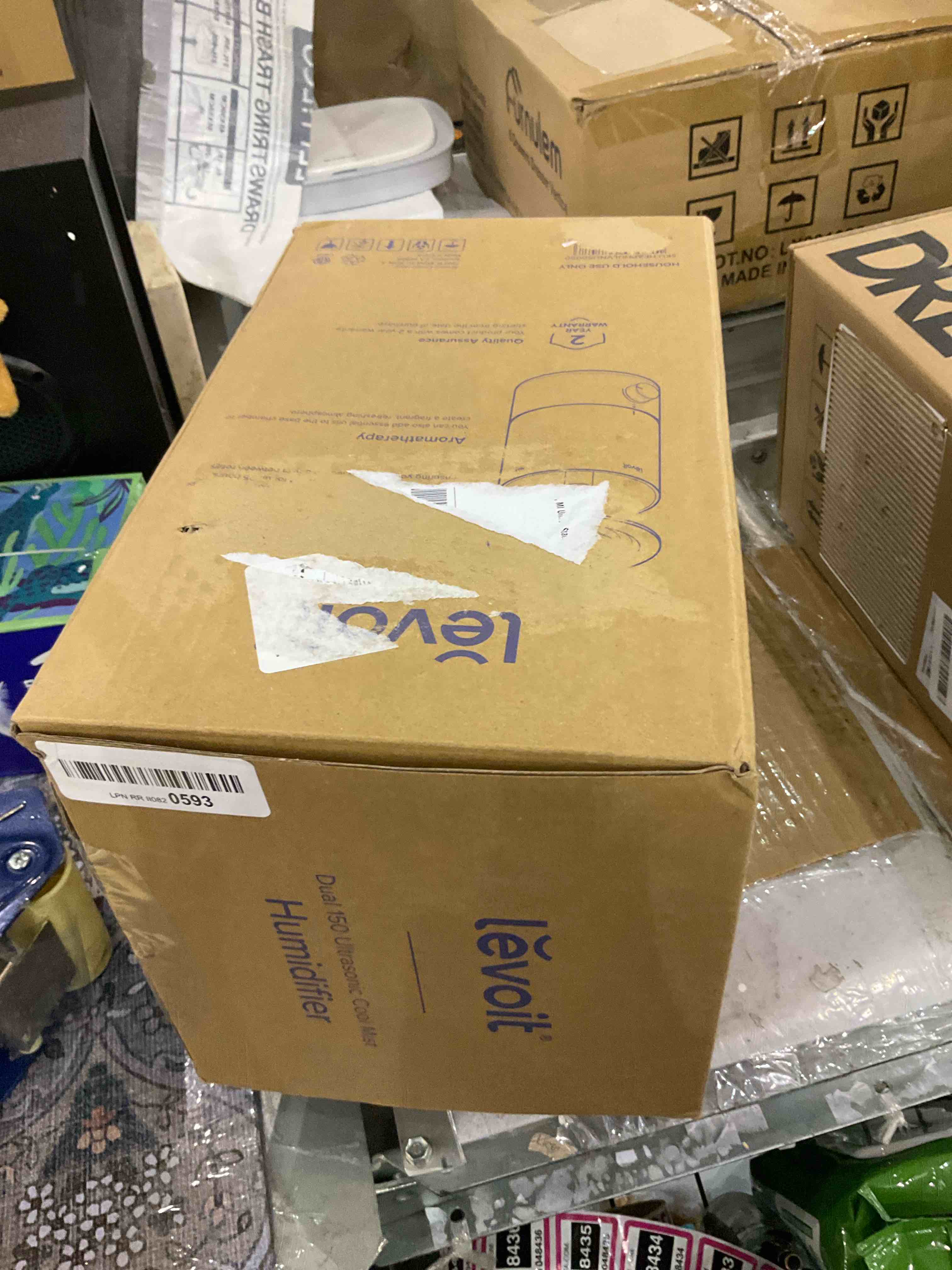 https://s3.amazonaws.com/lotting-images-prod/BargainHunt/EXS01048425_1709666856107.jpeg