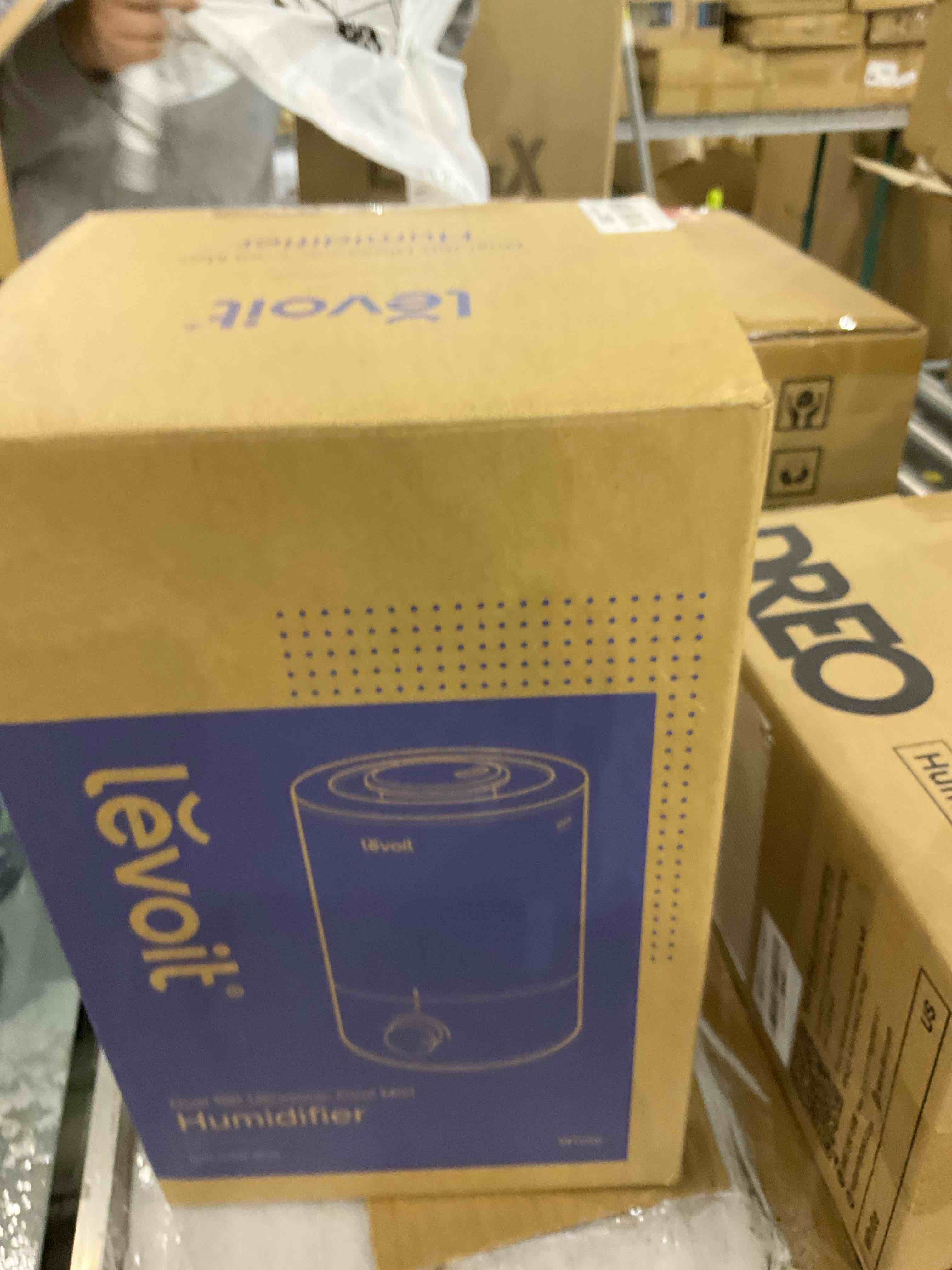 https://s3.amazonaws.com/lotting-images-prod/BargainHunt/EXS01048425_1709666860498.jpeg