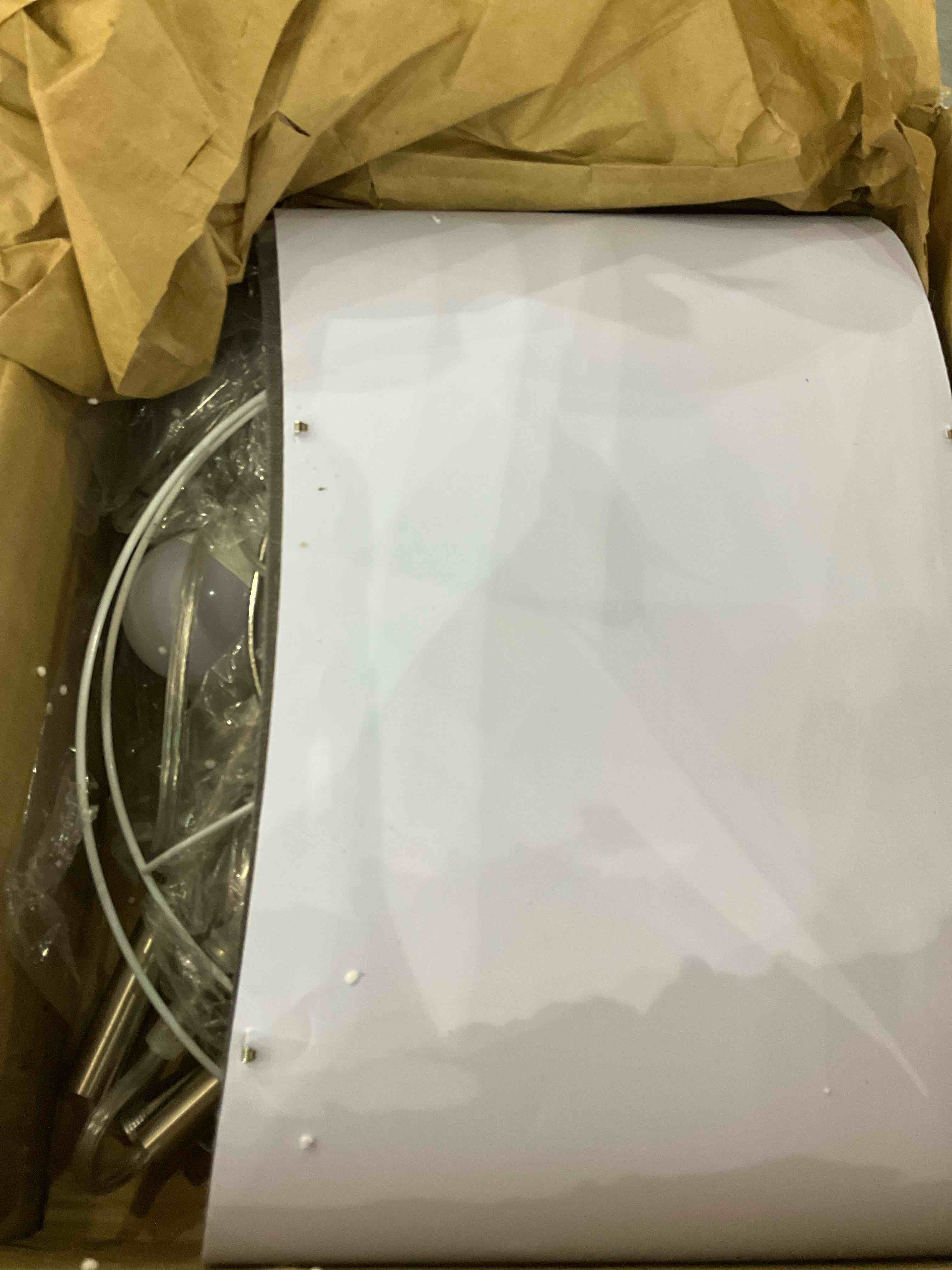 https://s3.amazonaws.com/lotting-images-prod/BargainHunt/EXS01049054_1708000211470.jpeg