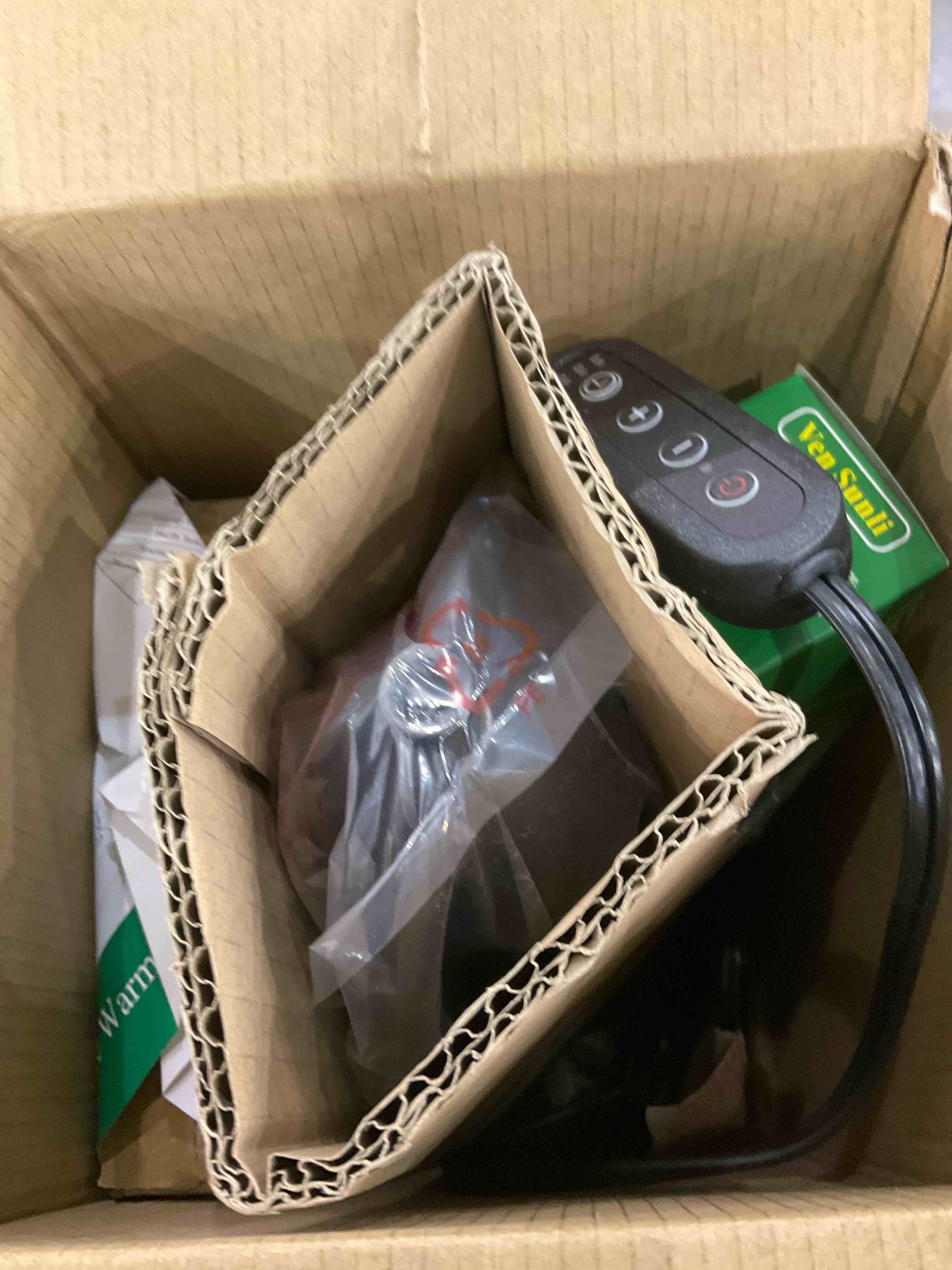 https://s3.amazonaws.com/lotting-images-prod/BargainHunt/EXS01049055_1708000290553.jpeg