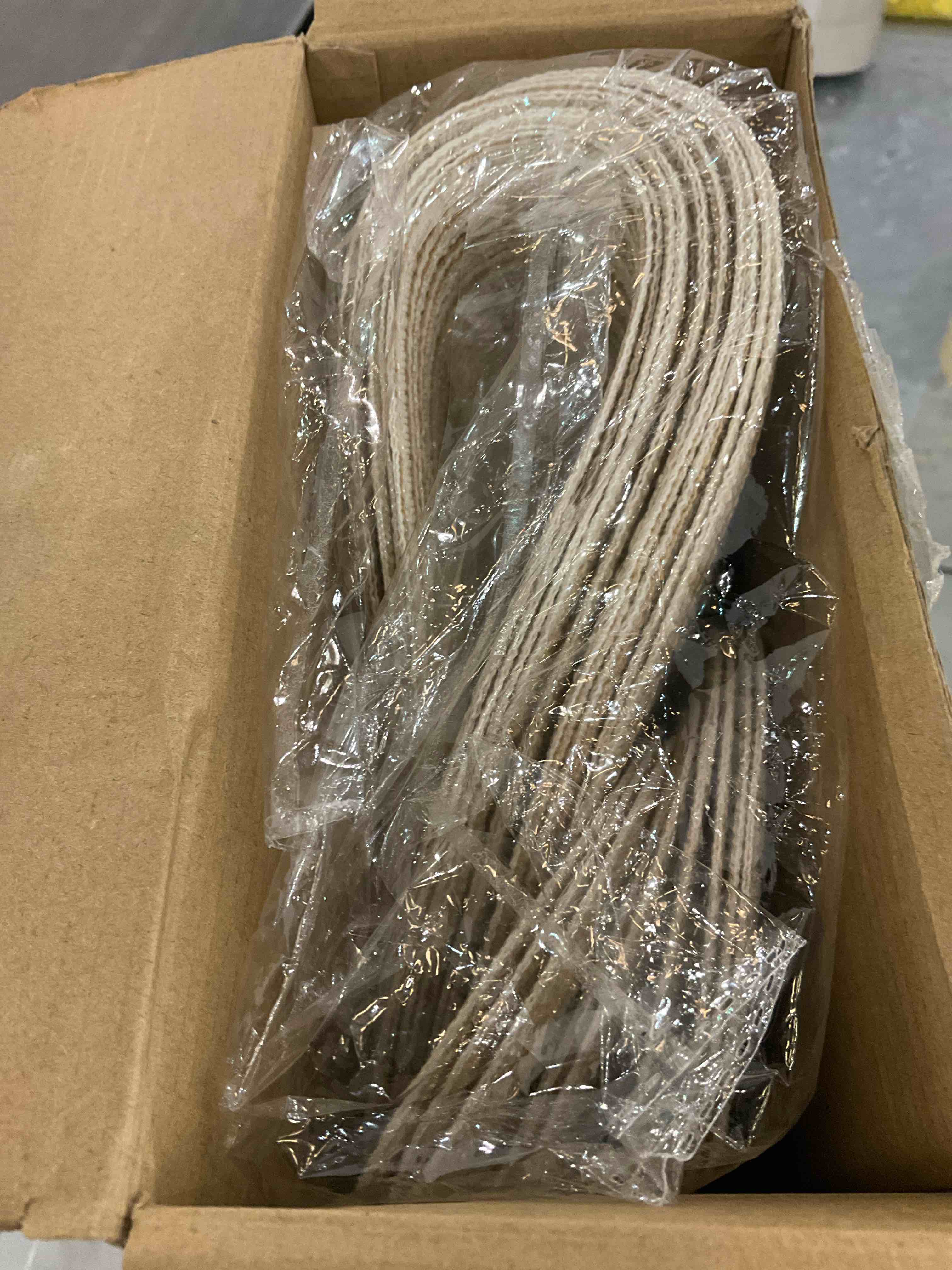 https://s3.amazonaws.com/lotting-images-prod/BargainHunt/EXS01049165_1708021530315.jpeg