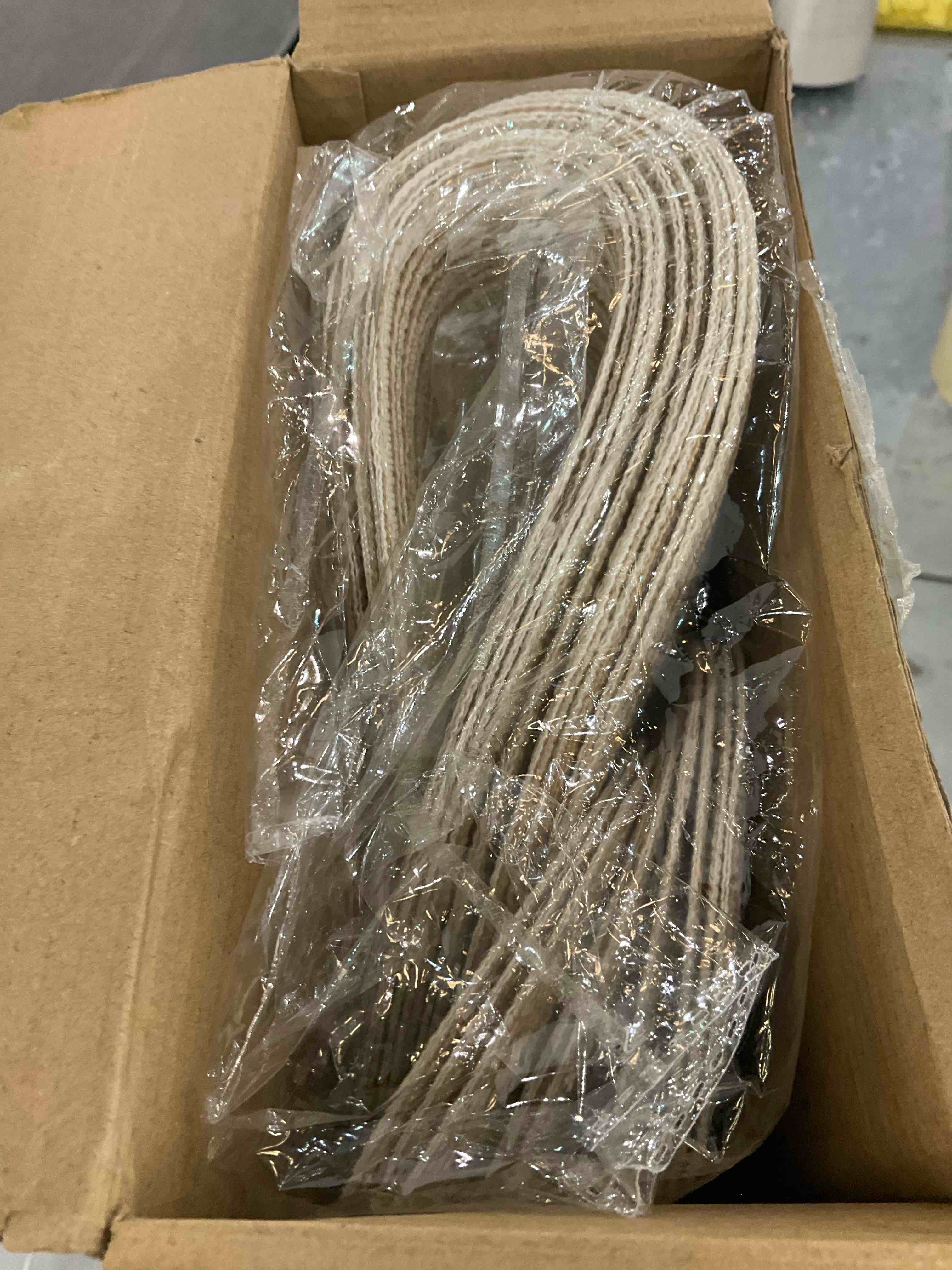https://s3.amazonaws.com/lotting-images-prod/BargainHunt/EXS01049165_1708021531566.jpeg