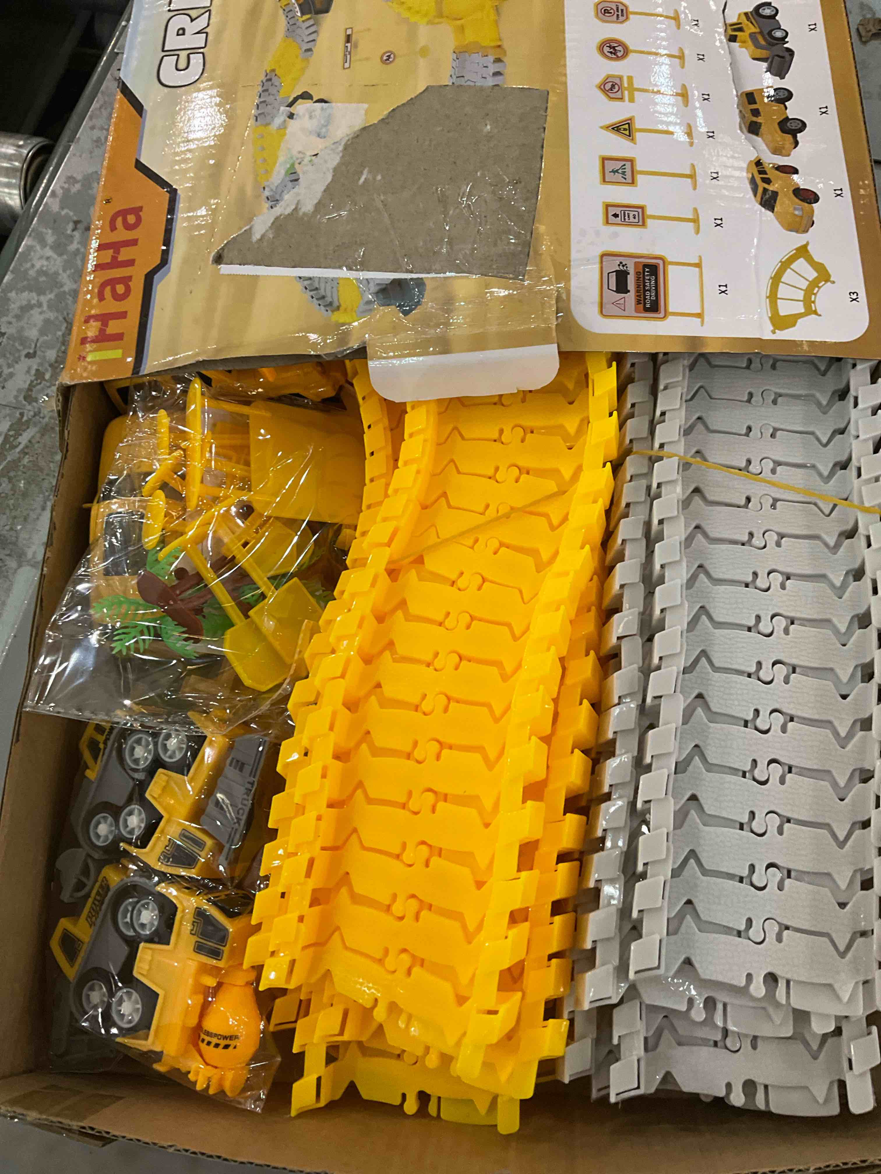 https://s3.amazonaws.com/lotting-images-prod/BargainHunt/EXS01049330_1708111571010.jpeg
