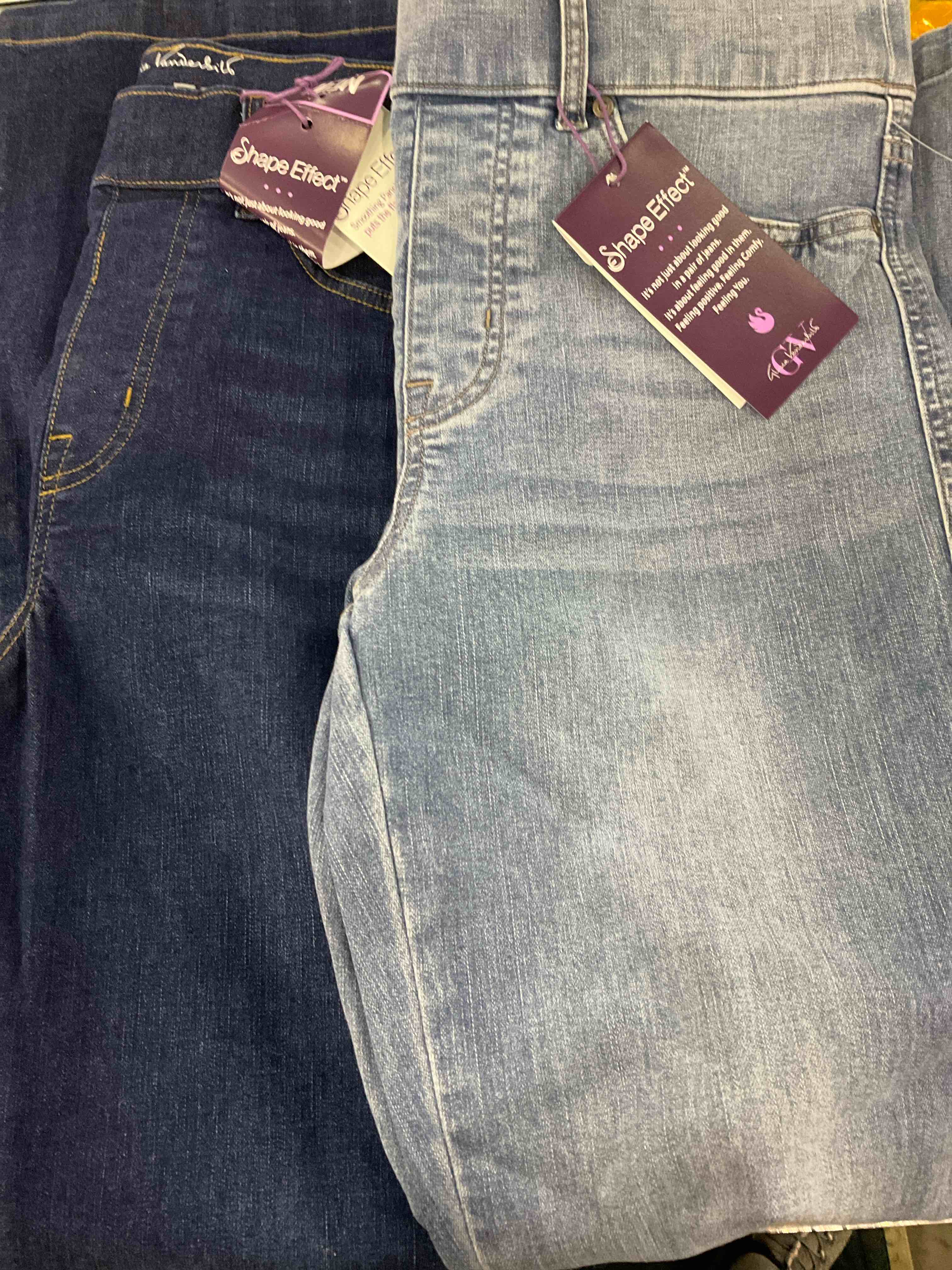 https://s3.amazonaws.com/lotting-images-prod/BargainHunt/EXS01049341_1708344847840.jpeg