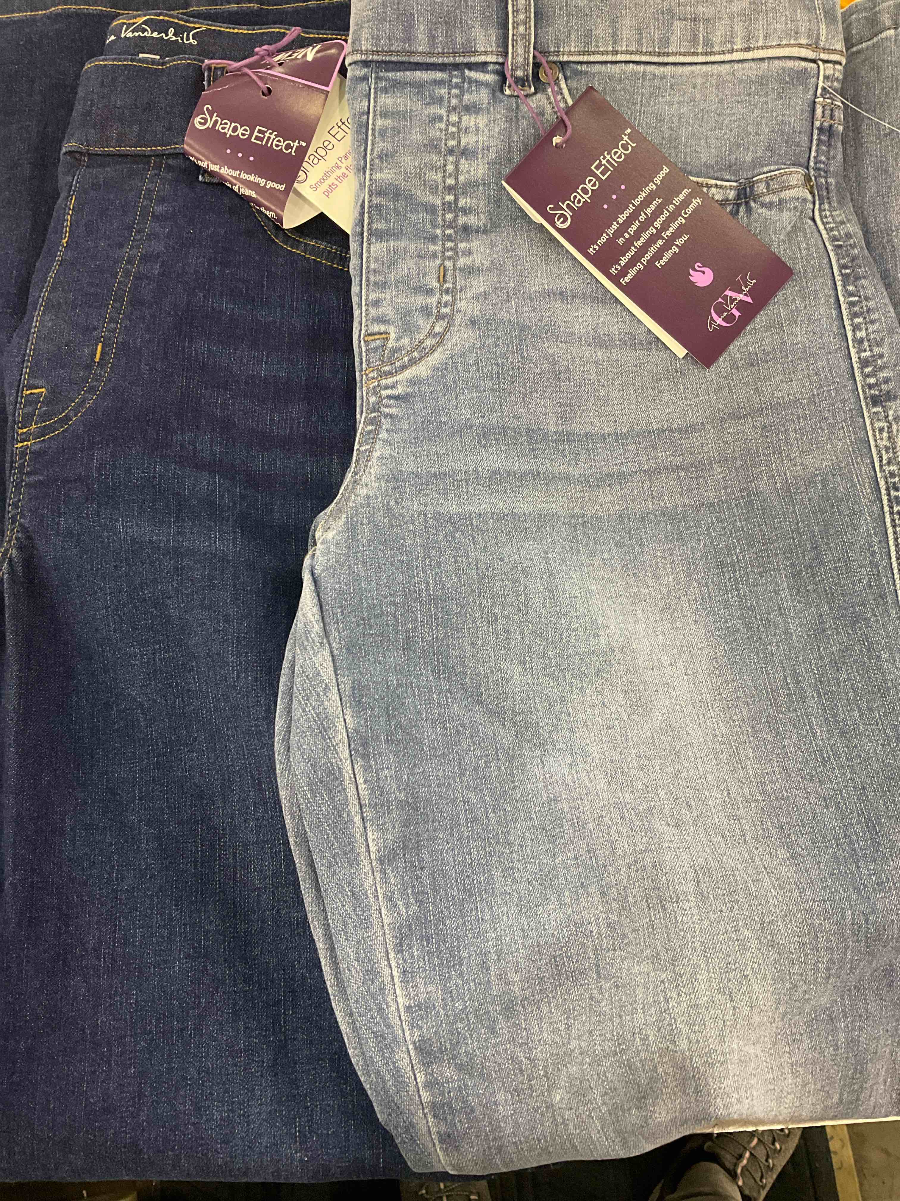 https://s3.amazonaws.com/lotting-images-prod/BargainHunt/EXS01049341_1708344850717.jpeg