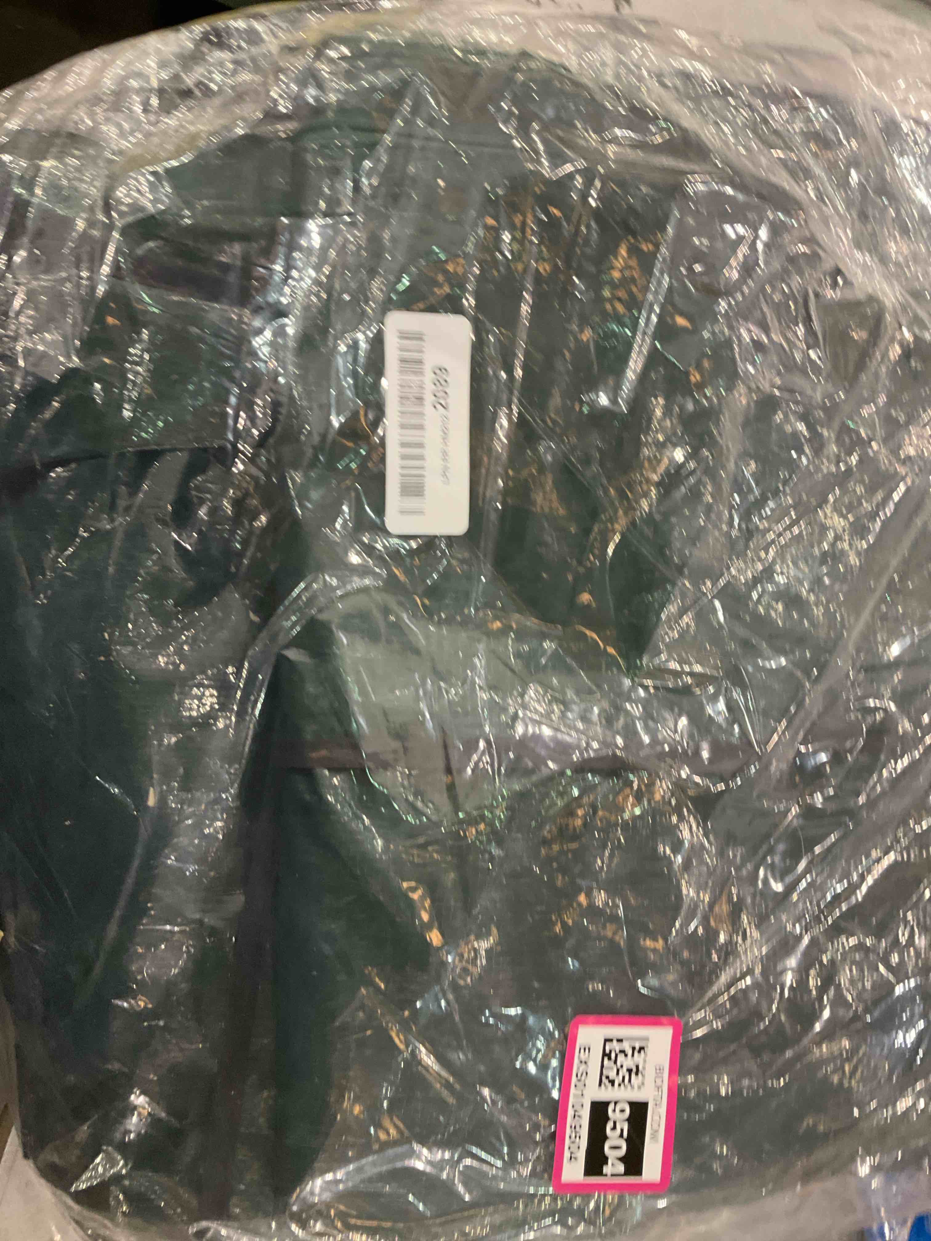 https://s3.amazonaws.com/lotting-images-prod/BargainHunt/EXS01049504_1707403629341.jpeg