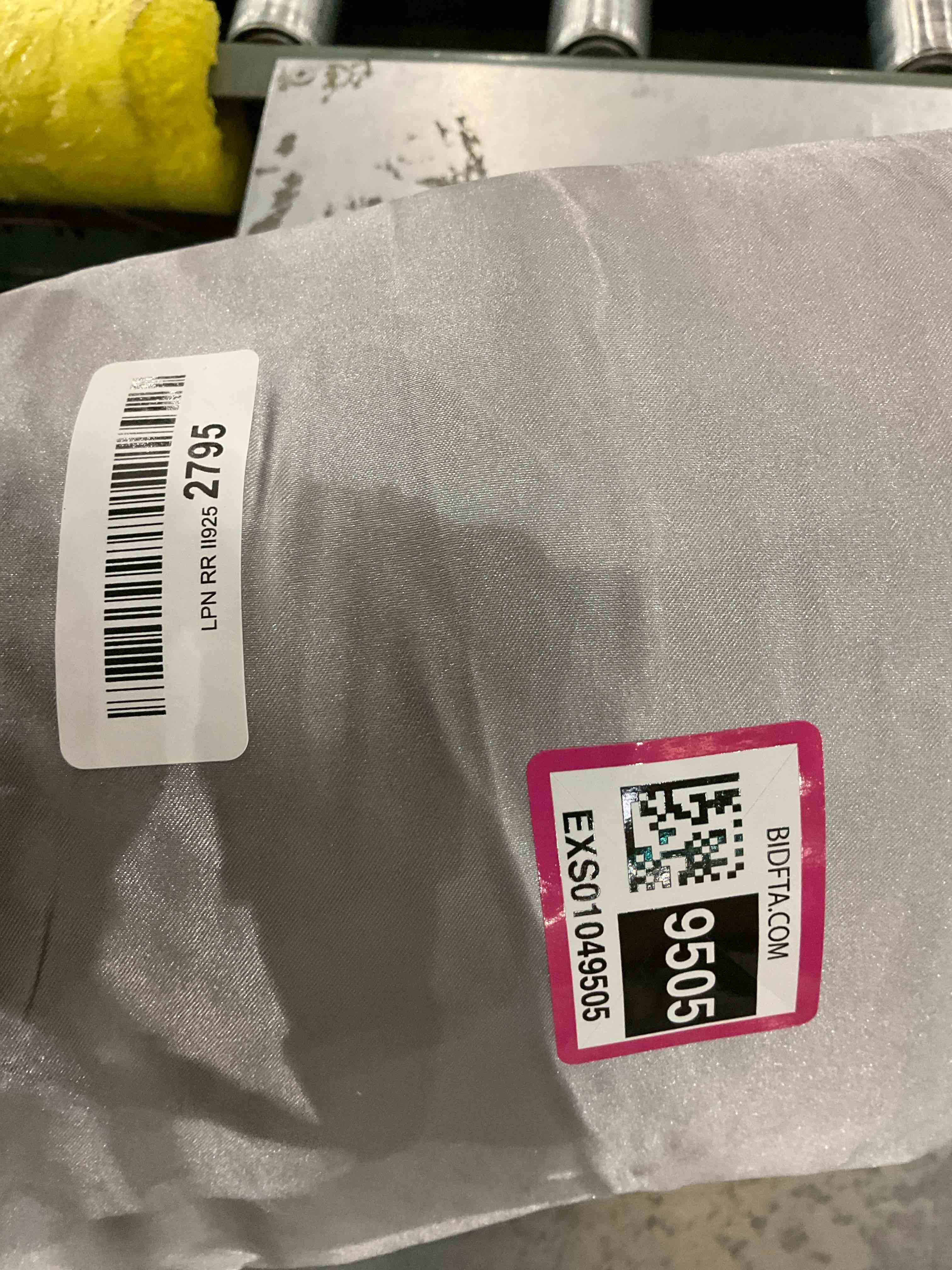 https://s3.amazonaws.com/lotting-images-prod/BargainHunt/EXS01049505_1707403676228.jpeg