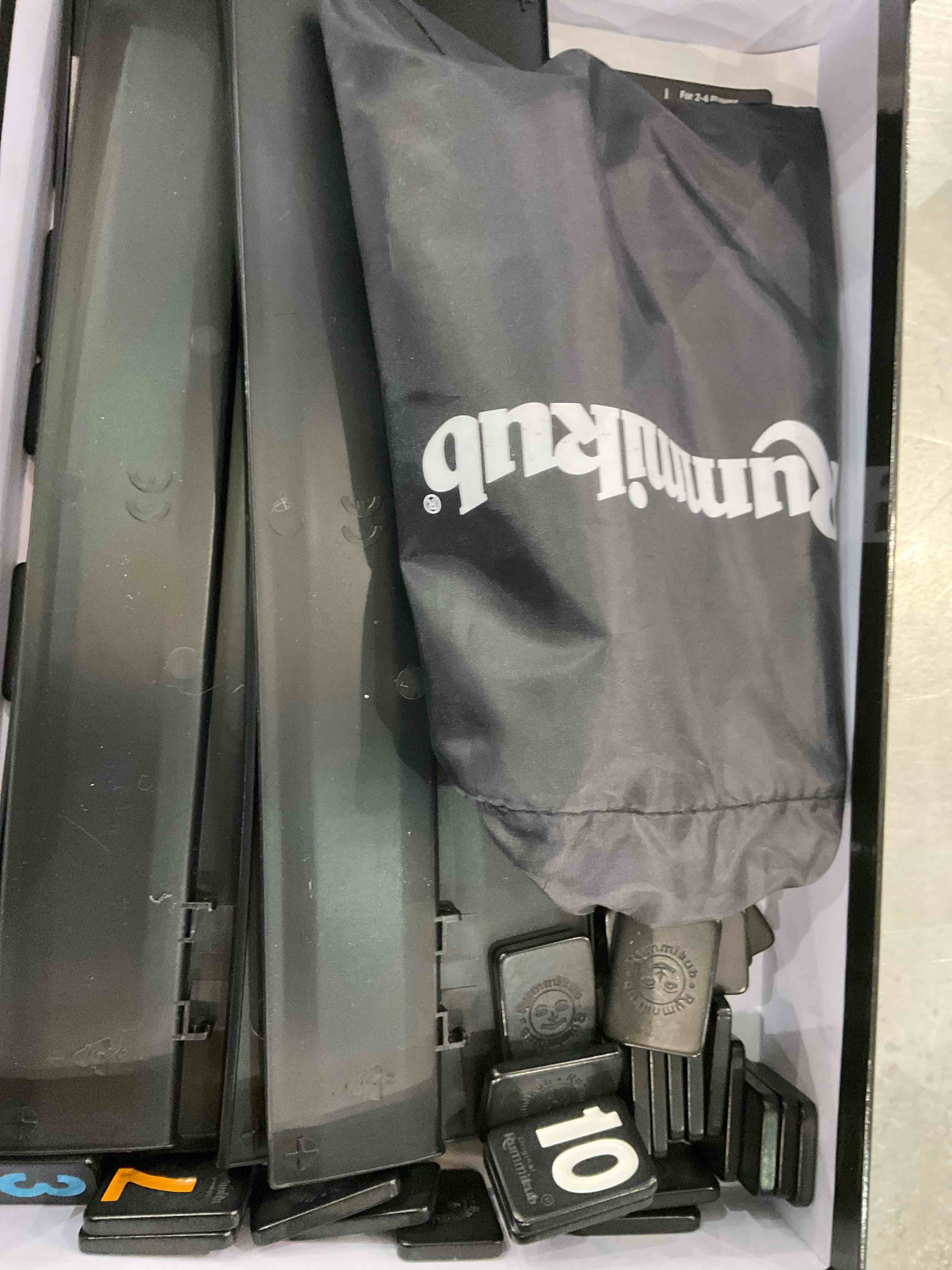https://s3.amazonaws.com/lotting-images-prod/BargainHunt/EXS01049564_1707409399943.jpeg