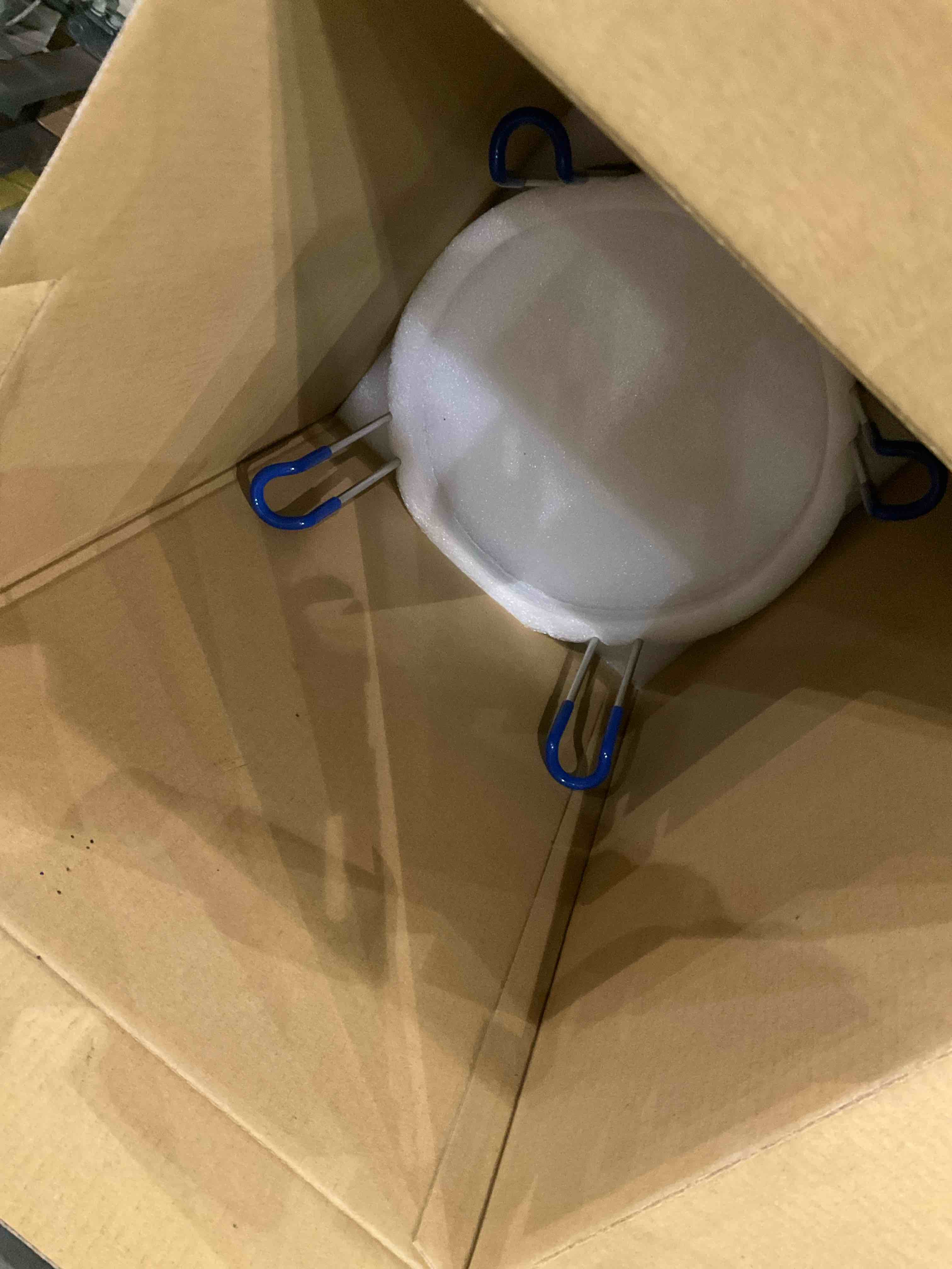 https://s3.amazonaws.com/lotting-images-prod/BargainHunt/EXS01049714_1707500226493.jpeg