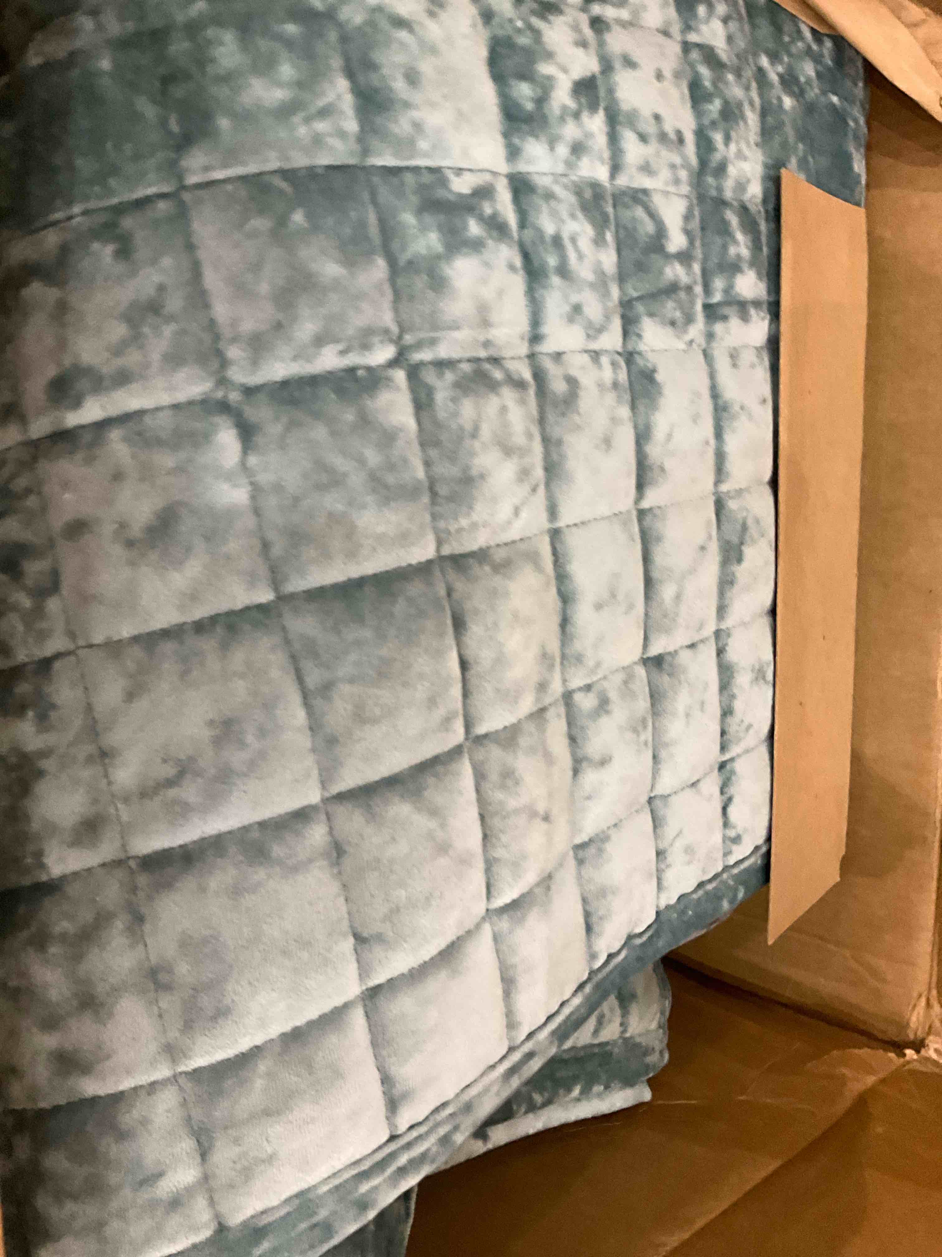 RECYCO Luxury Velvet Quilt Set King Size, Lightweight Velvet Comforter Set, Oversized Bedspread Coverlet Quilted Bedding Set, with 2 Matching Pillow Shams, for All Season, Aqua Green