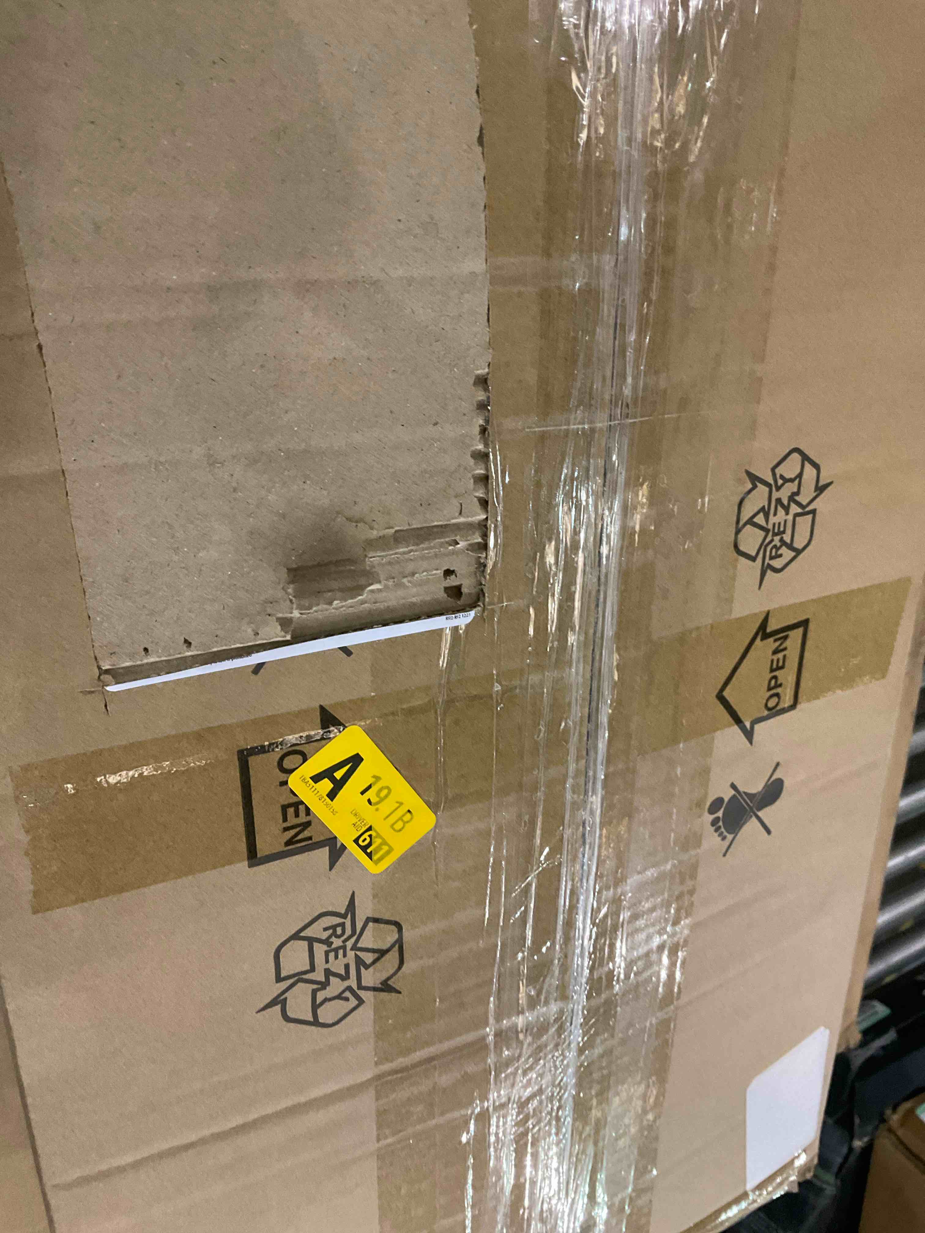 https://s3.amazonaws.com/lotting-images-prod/BargainHunt/EXS01049717_1707500782718.jpeg