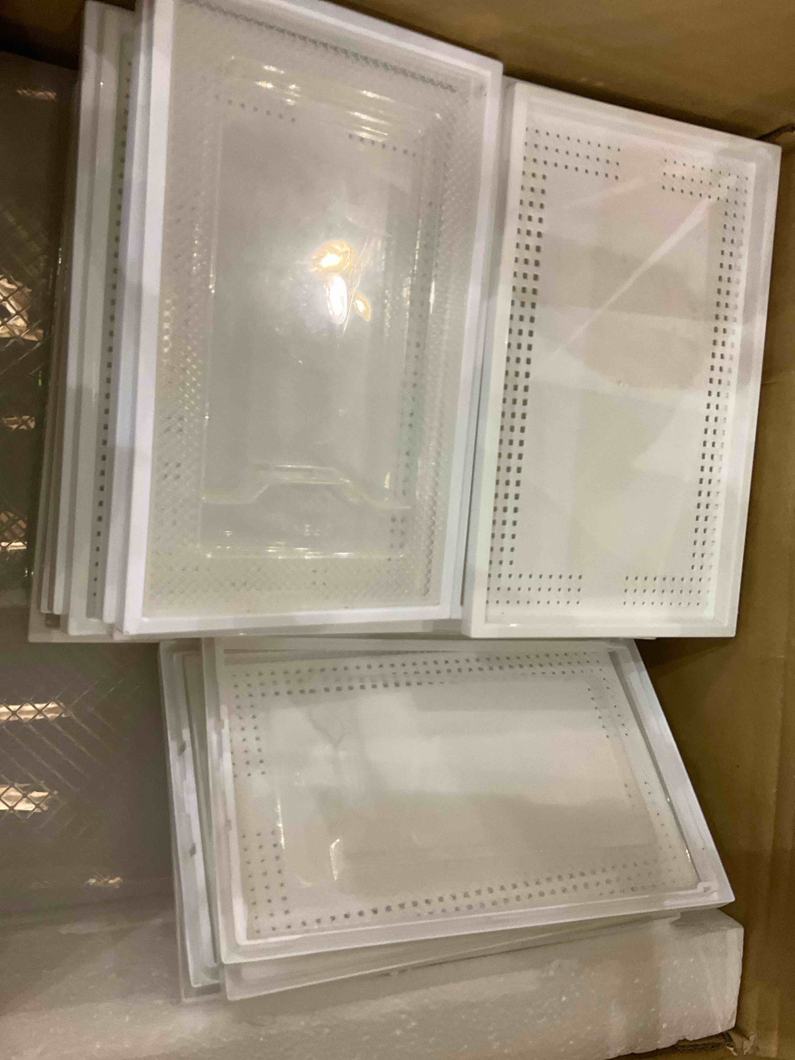 https://s3.amazonaws.com/lotting-images-prod/BargainHunt/EXS01049734_1707503819535.jpeg