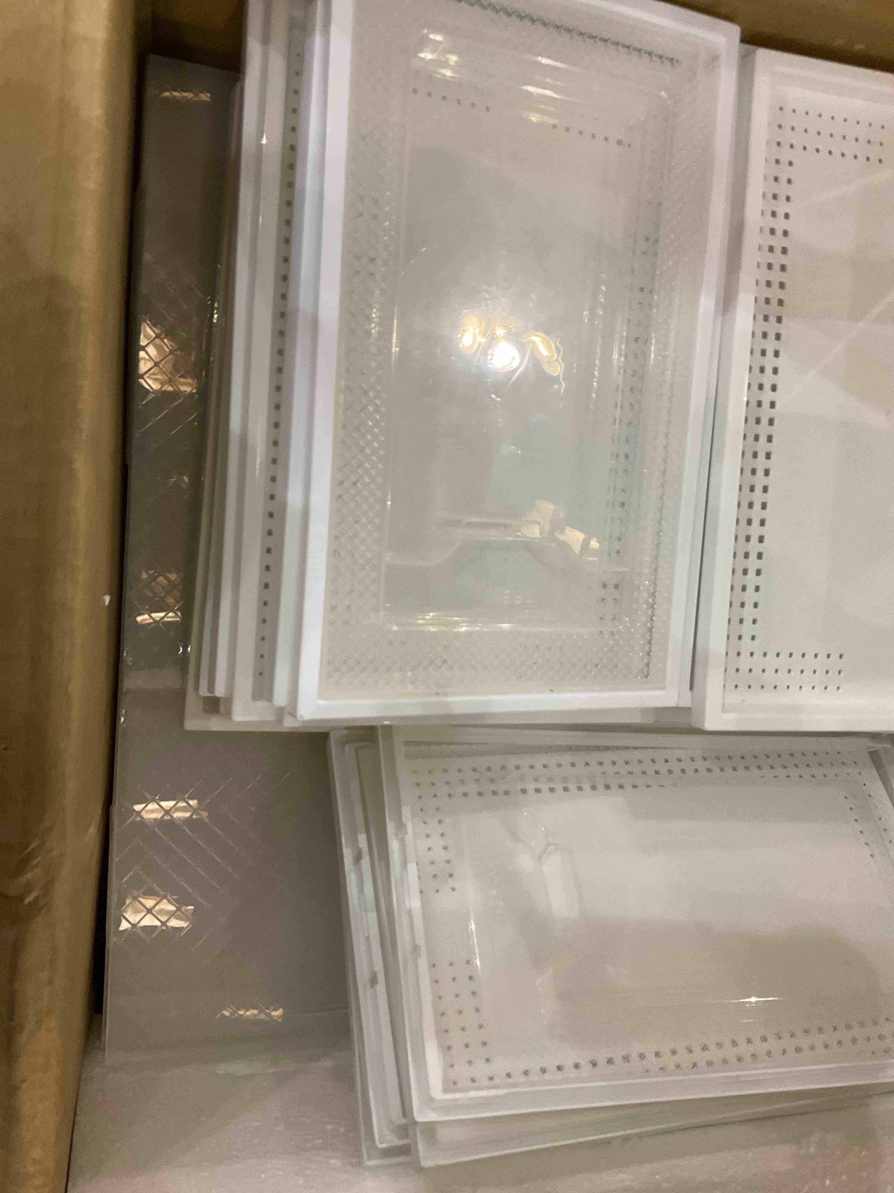 https://s3.amazonaws.com/lotting-images-prod/BargainHunt/EXS01049734_1707503821536.jpeg