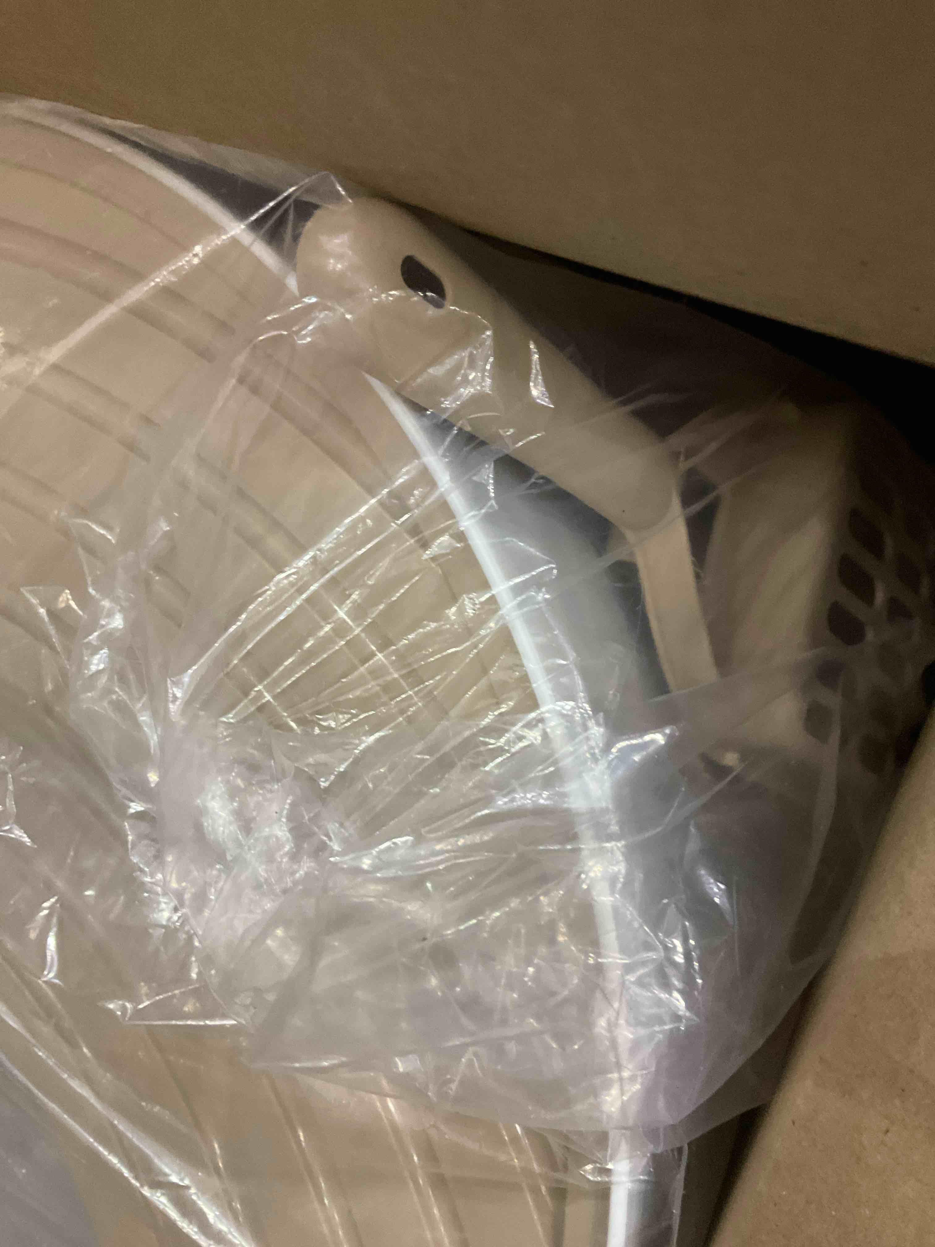 https://s3.amazonaws.com/lotting-images-prod/BargainHunt/EXS01049824_1707754324774.jpeg
