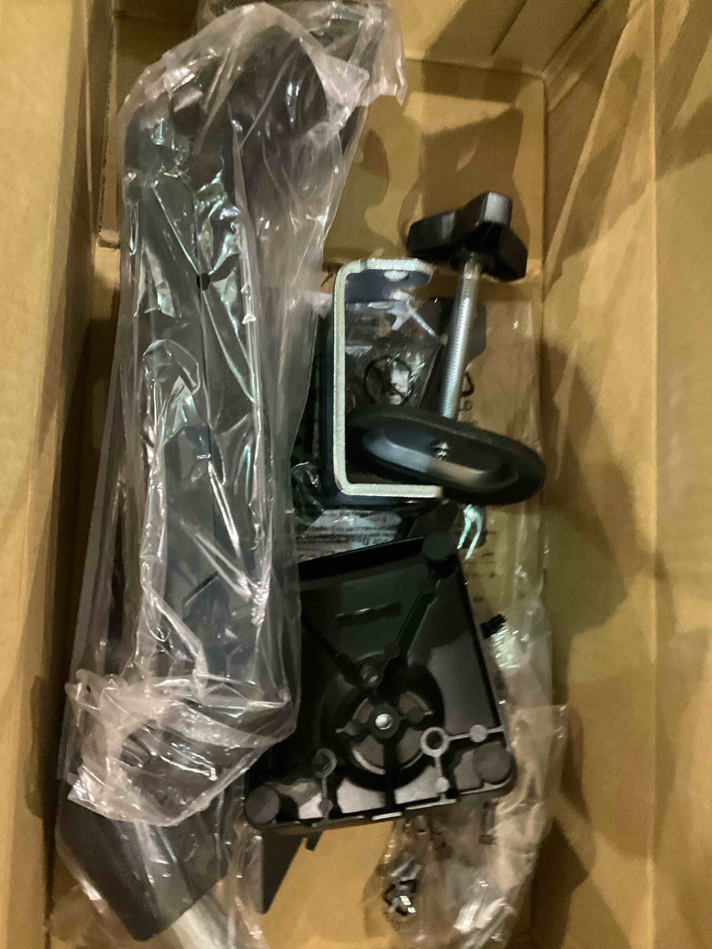 https://s3.amazonaws.com/lotting-images-prod/BargainHunt/EXS01049873_1707768671598.jpeg