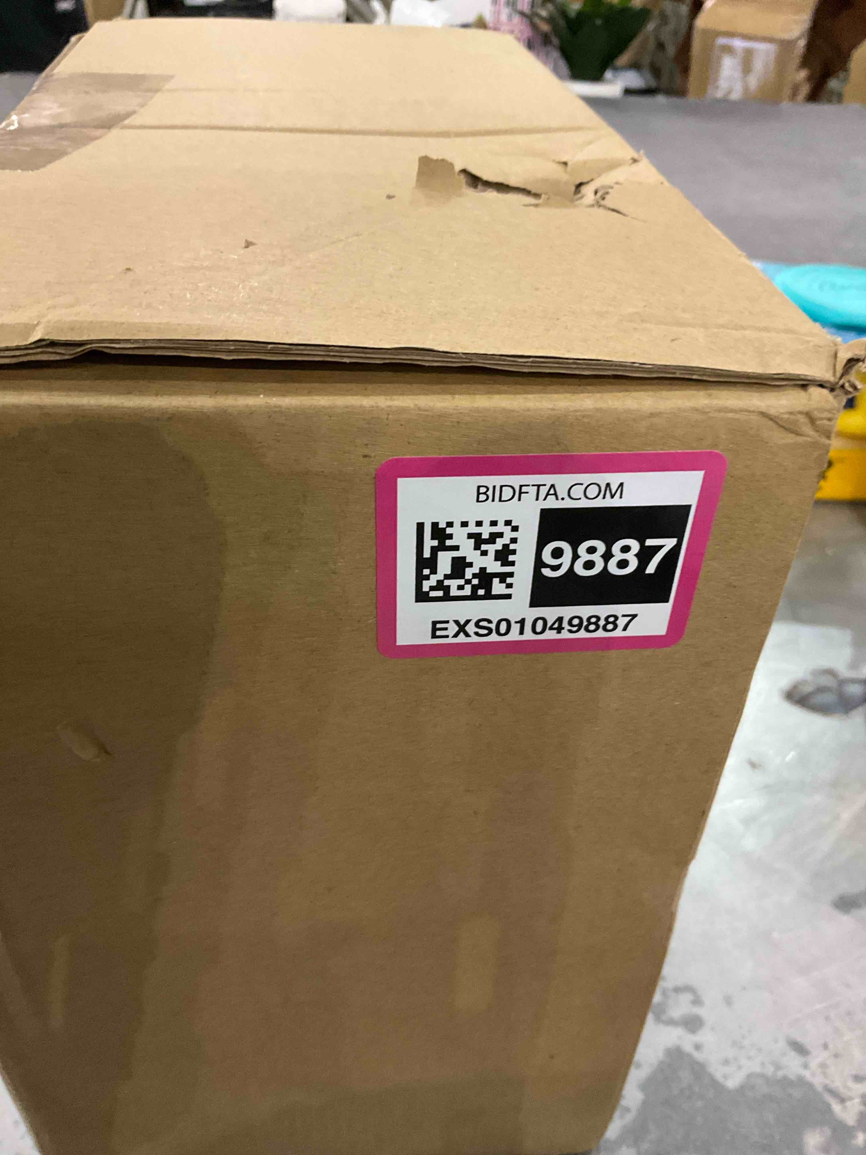 https://s3.amazonaws.com/lotting-images-prod/BargainHunt/EXS01049887_1707827899492.jpeg