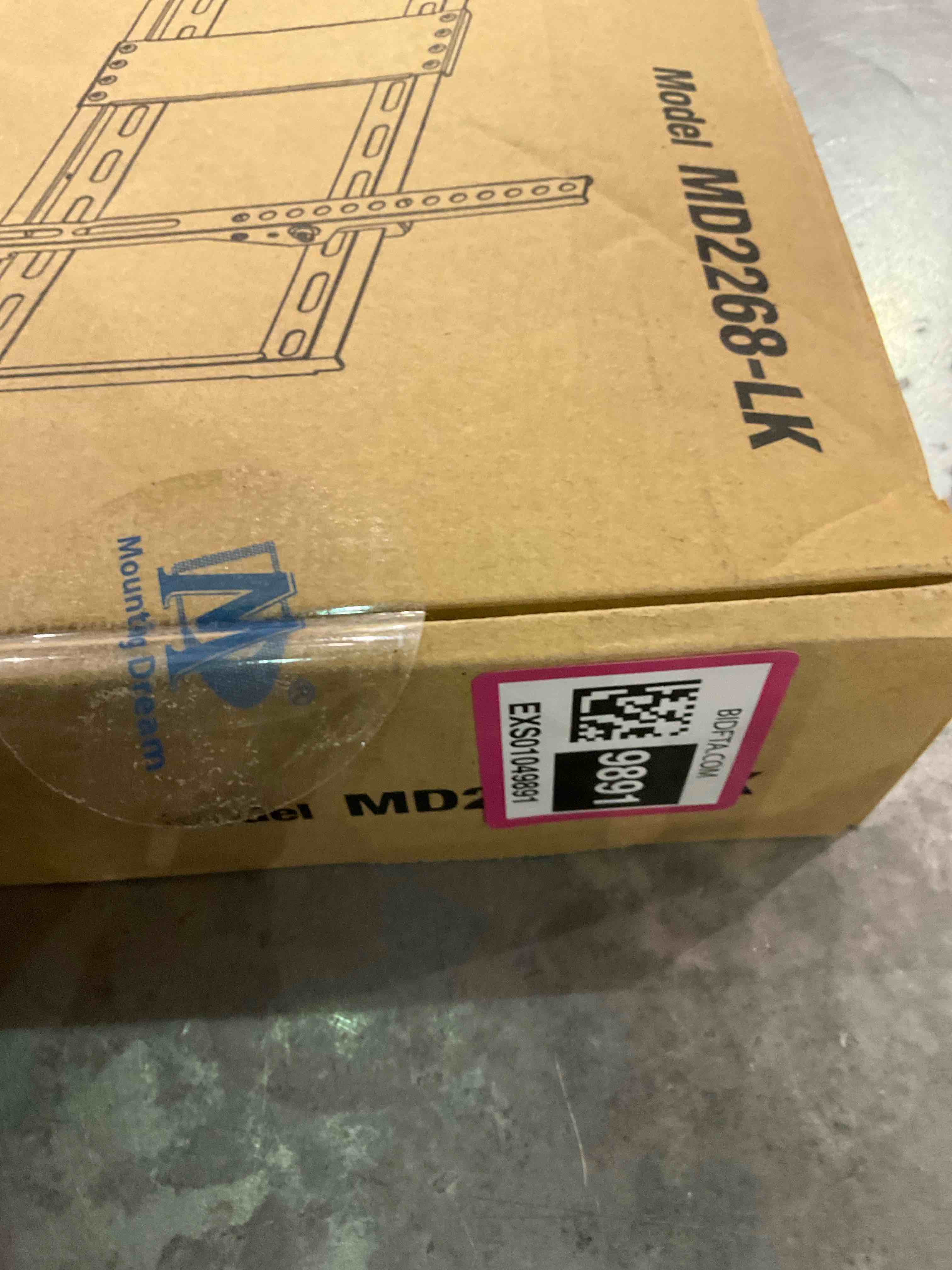 https://s3.amazonaws.com/lotting-images-prod/BargainHunt/EXS01049891_1707828500415.jpeg