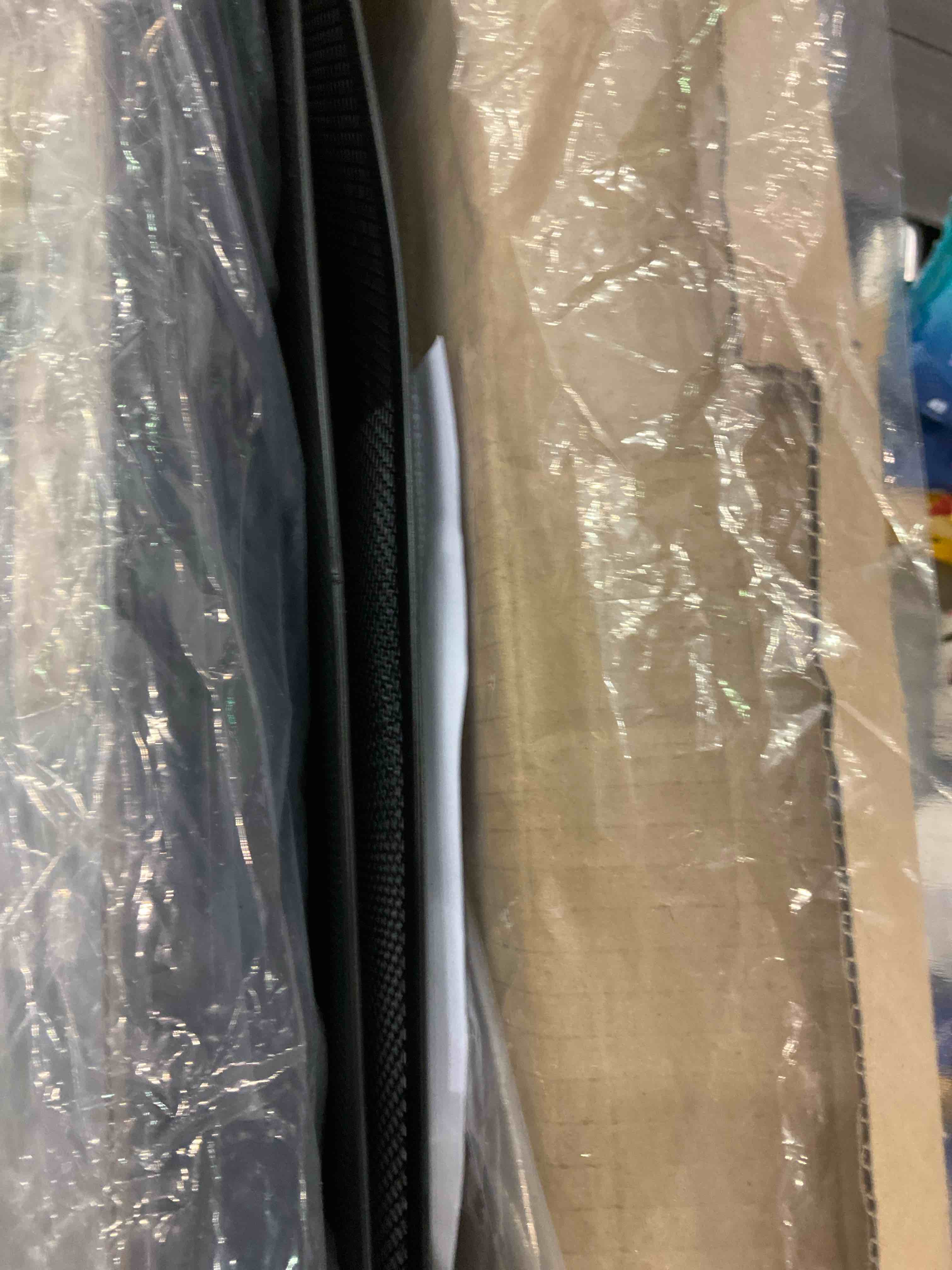 https://s3.amazonaws.com/lotting-images-prod/BargainHunt/EXS01049893_1707828648821.jpeg