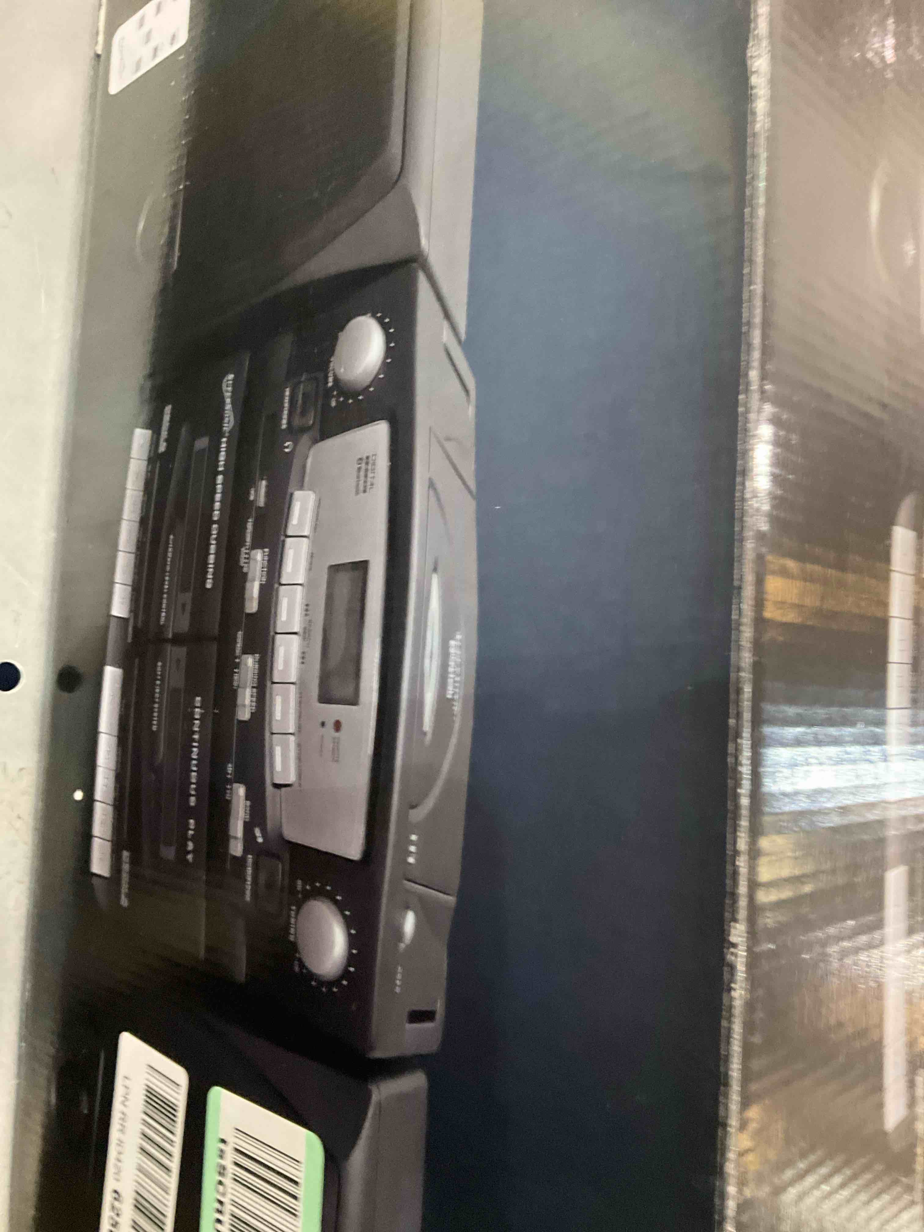 https://s3.amazonaws.com/lotting-images-prod/BargainHunt/EXS01049956_1707840170593.jpeg