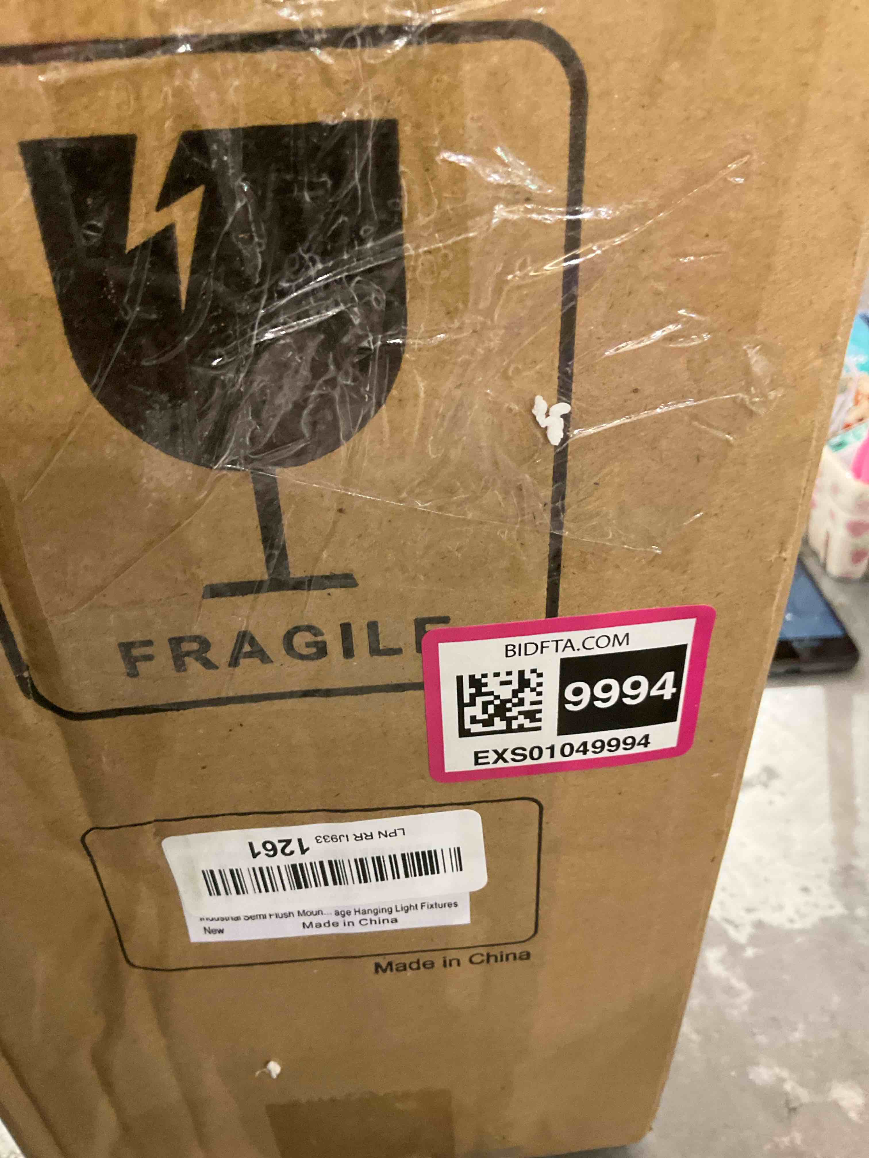 https://s3.amazonaws.com/lotting-images-prod/BargainHunt/EXS01049994_1707853359467.jpeg