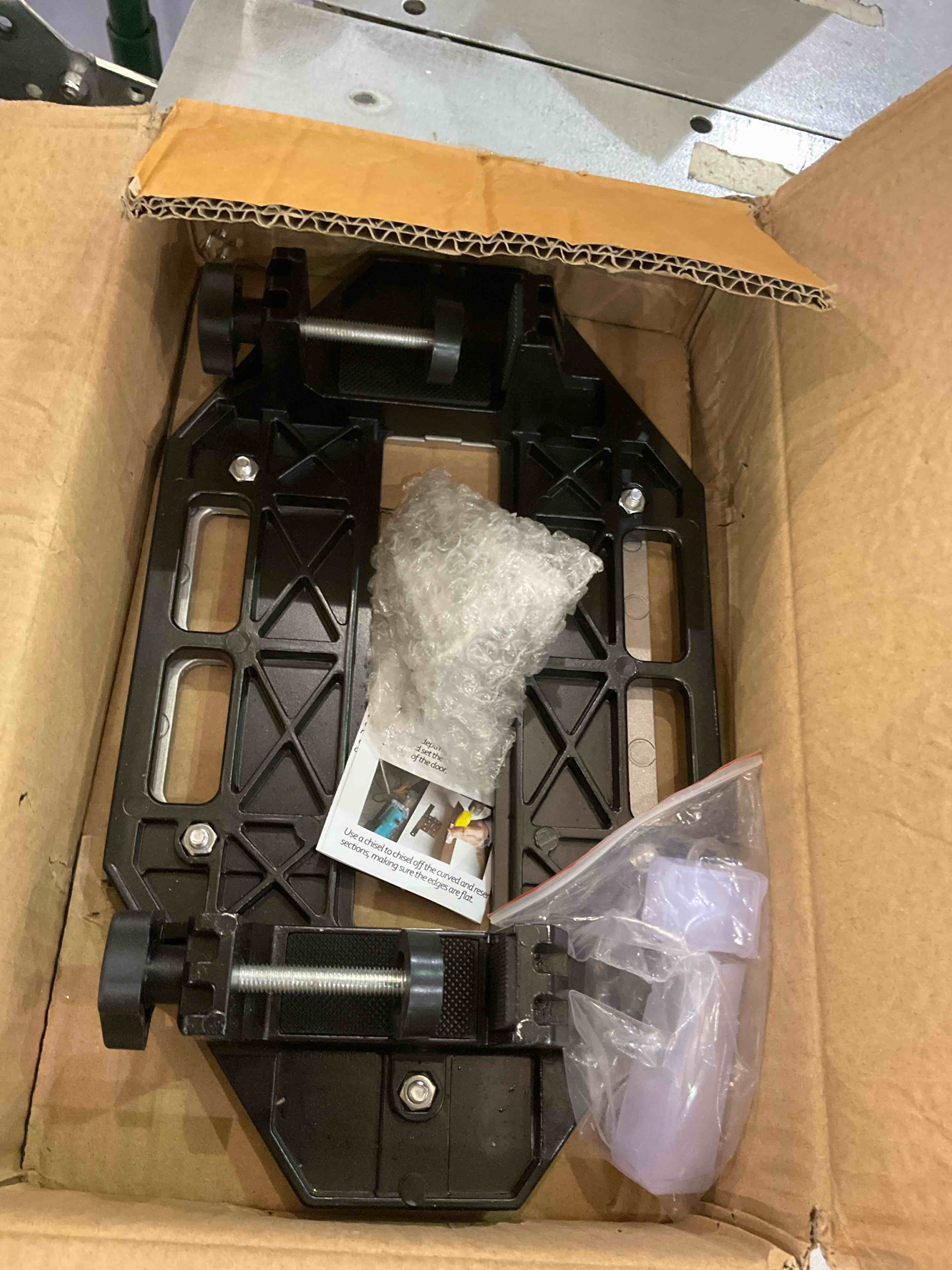 https://s3.amazonaws.com/lotting-images-prod/BargainHunt/EXS01060002_1707229526829.jpeg