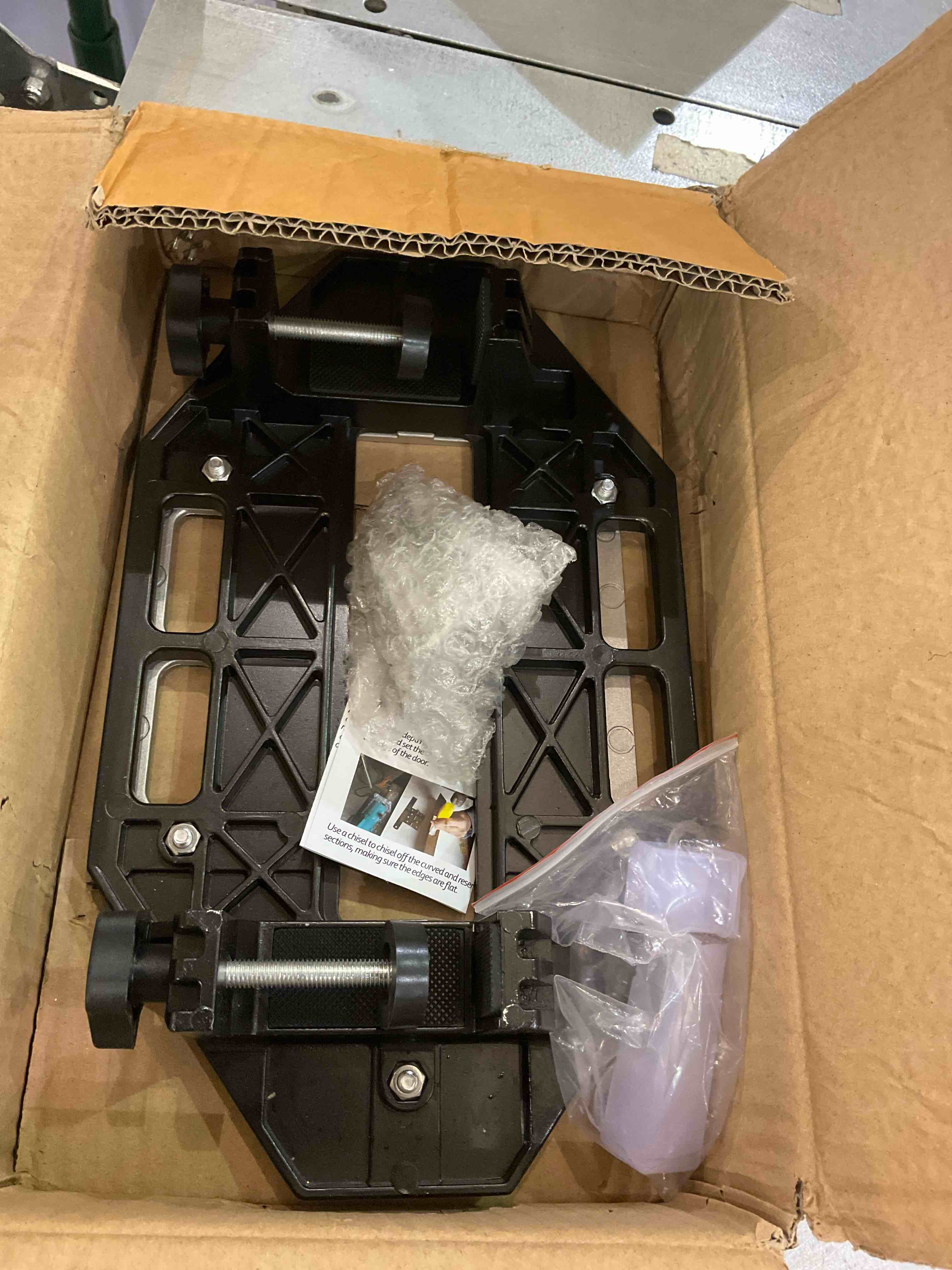 https://s3.amazonaws.com/lotting-images-prod/BargainHunt/EXS01060002_1707229527715.jpeg
