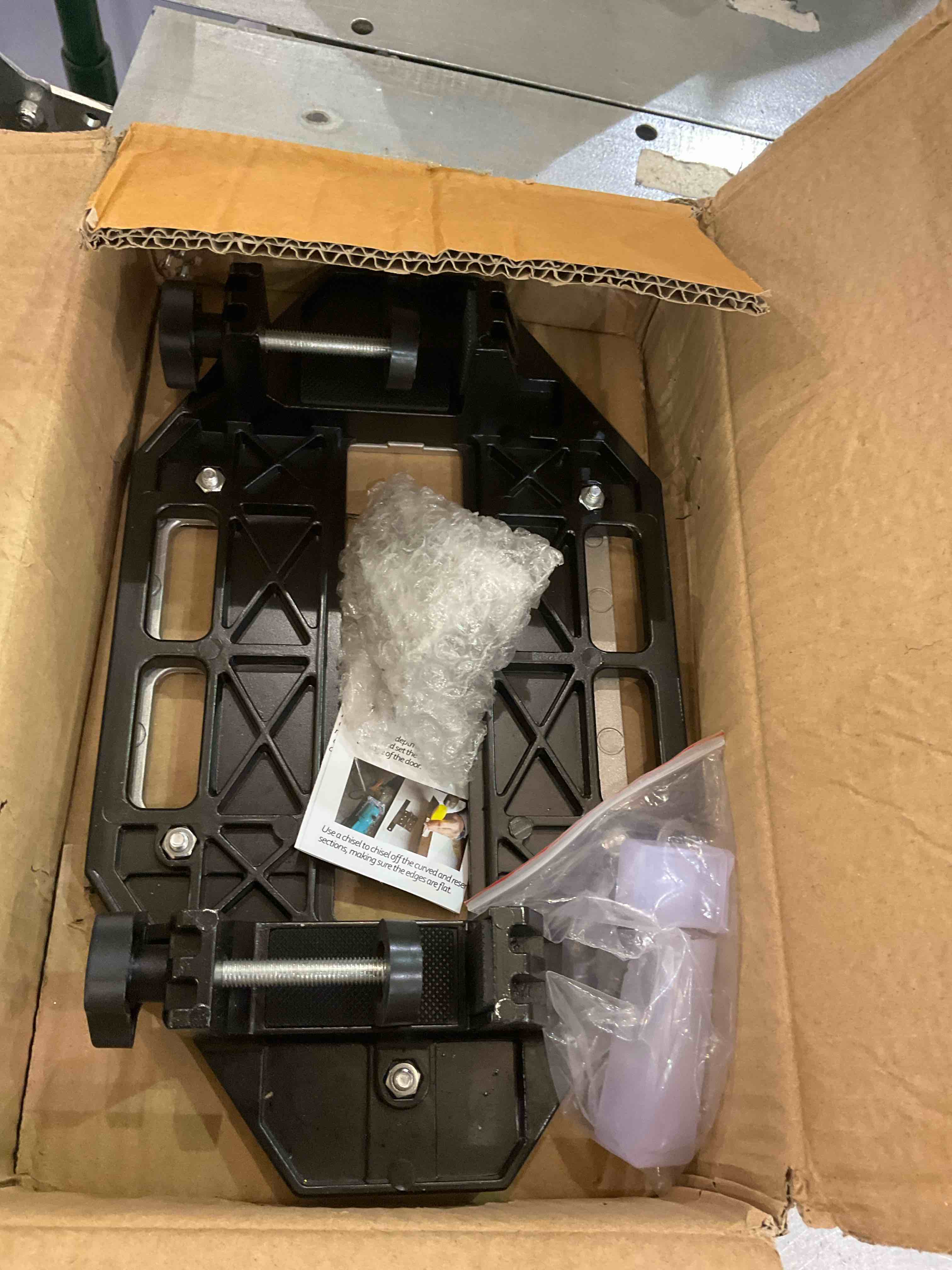 https://s3.amazonaws.com/lotting-images-prod/BargainHunt/EXS01060002_1707229528628.jpeg