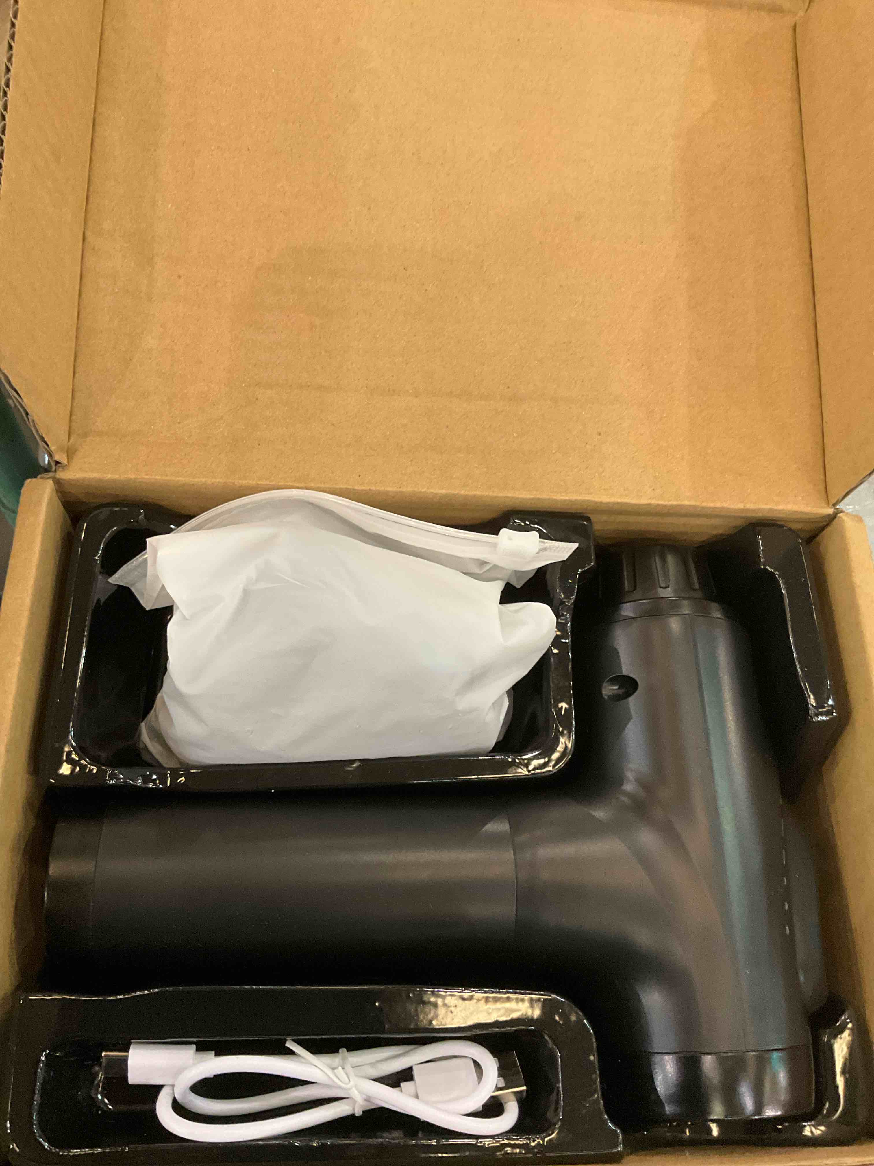 https://s3.amazonaws.com/lotting-images-prod/BargainHunt/EXS01060087_1707243403802.jpeg