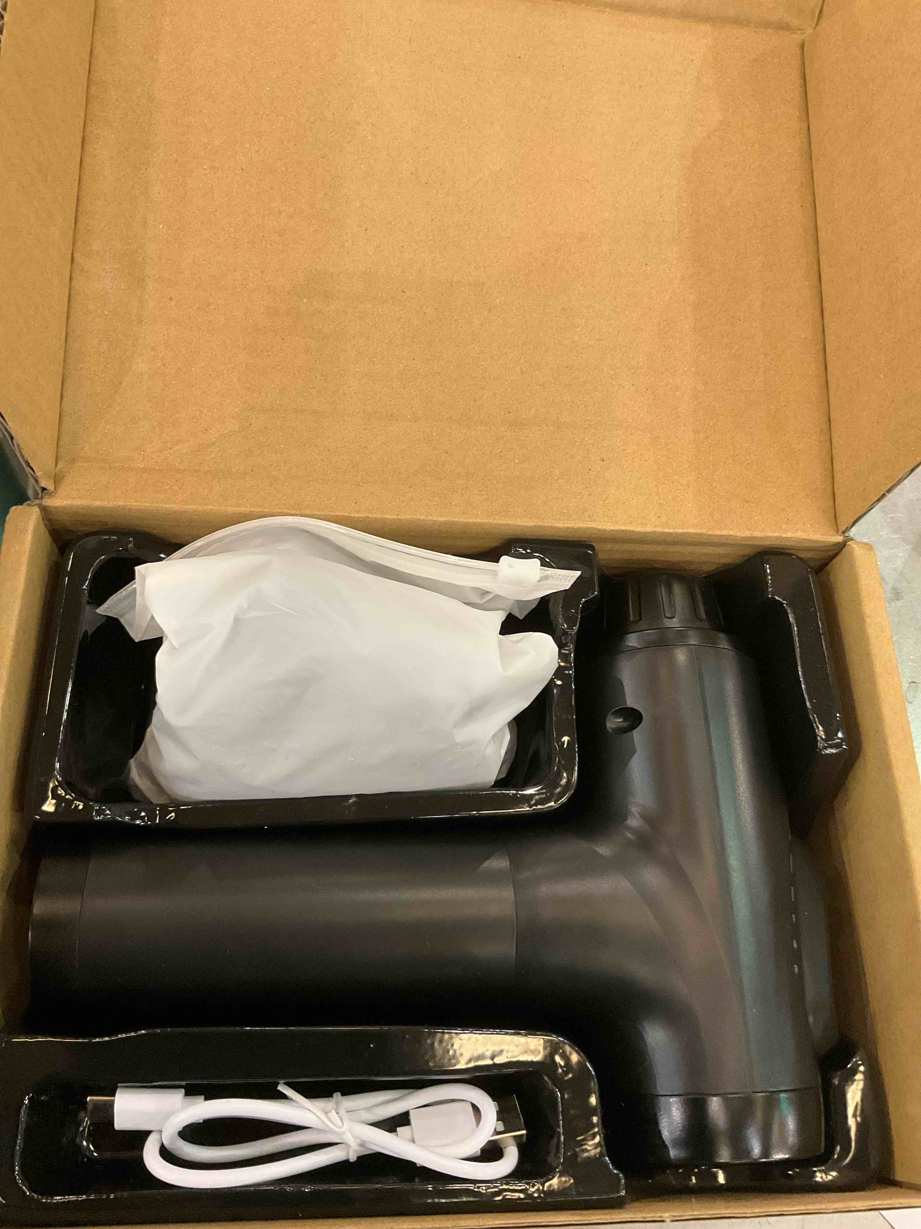 https://s3.amazonaws.com/lotting-images-prod/BargainHunt/EXS01060087_1707243404653.jpeg