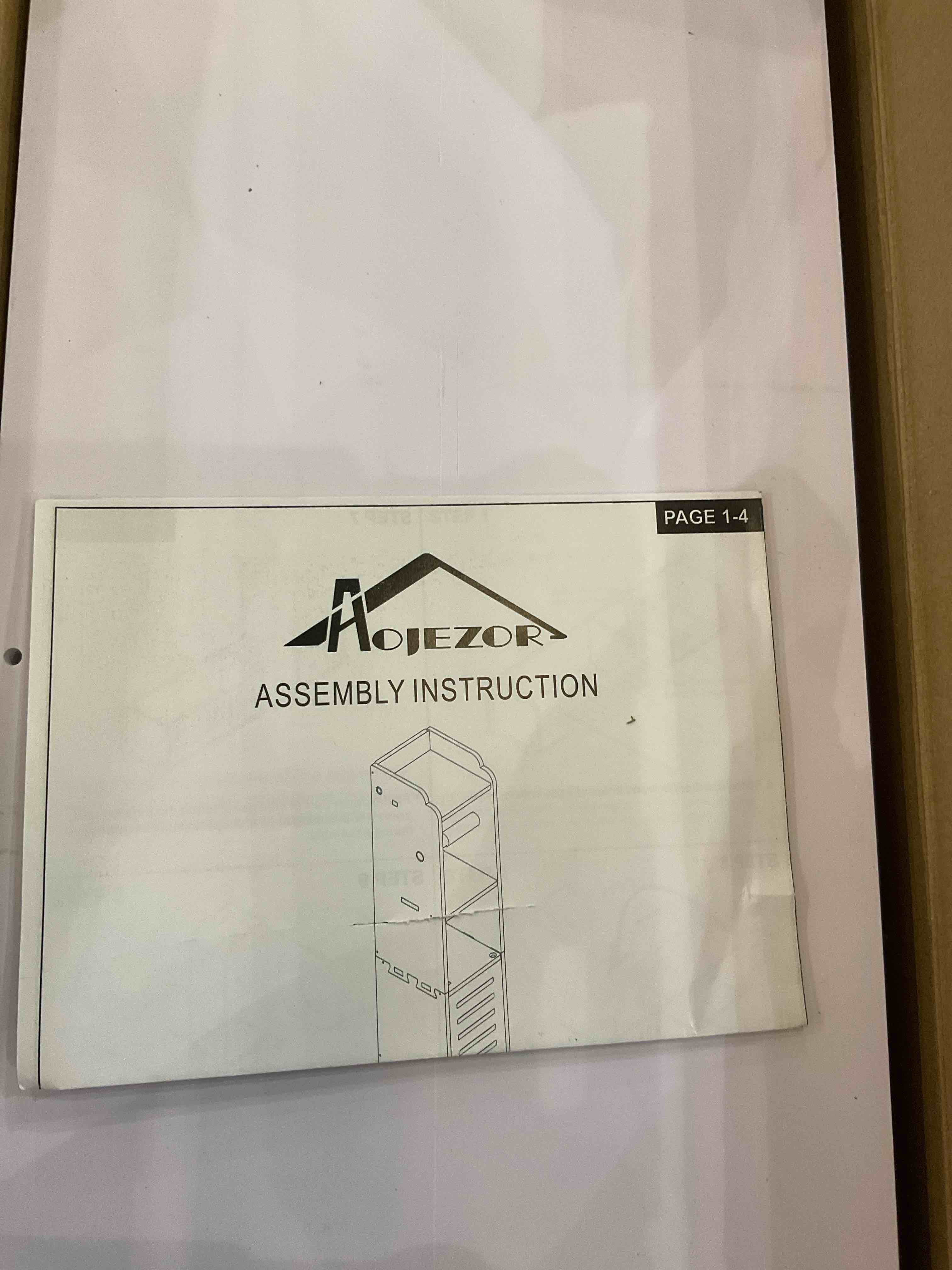 https://s3.amazonaws.com/lotting-images-prod/BargainHunt/EXS01060092_1707244315473.jpeg