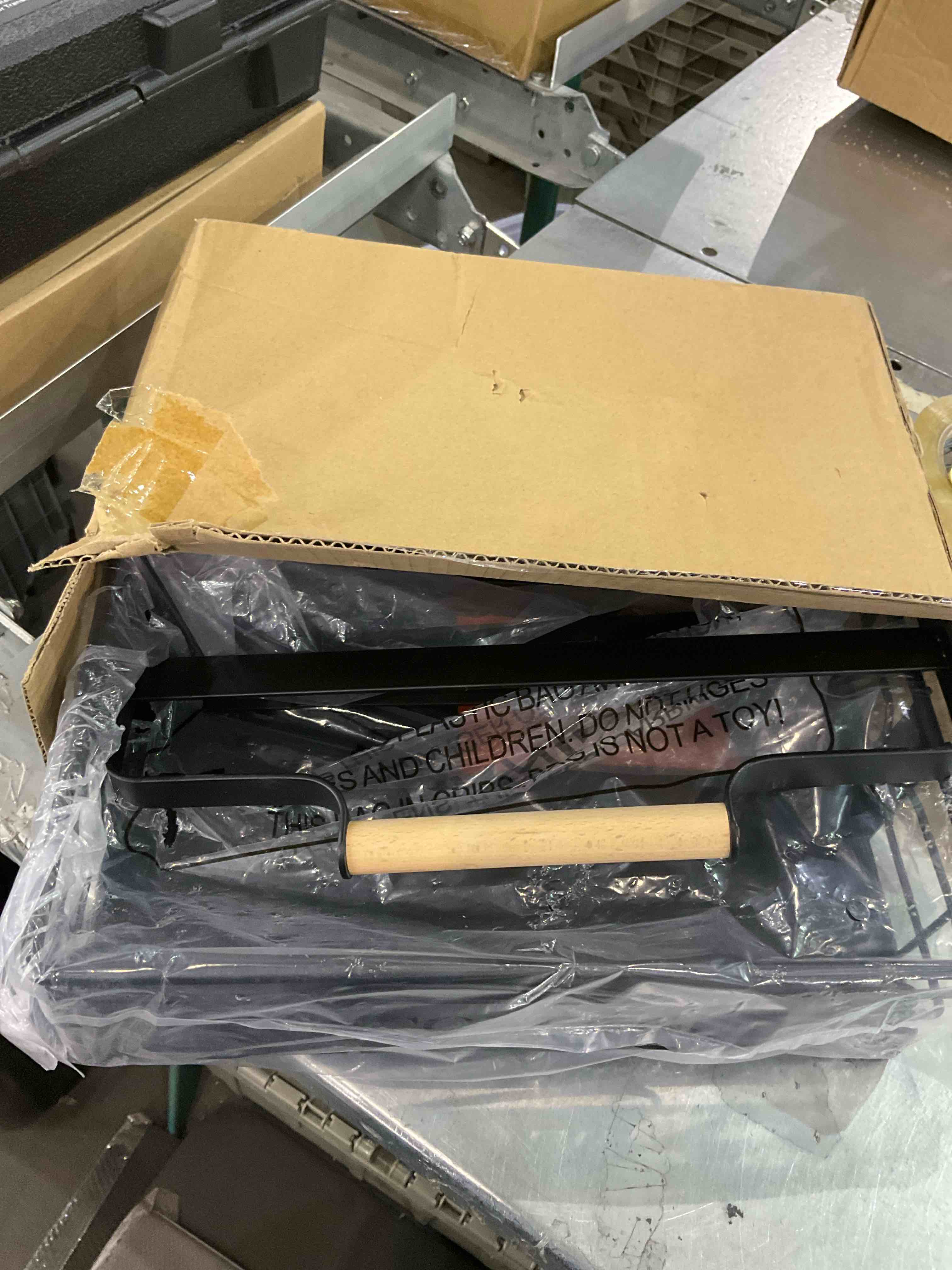 https://s3.amazonaws.com/lotting-images-prod/BargainHunt/EXS01060127_1707308411089.jpeg