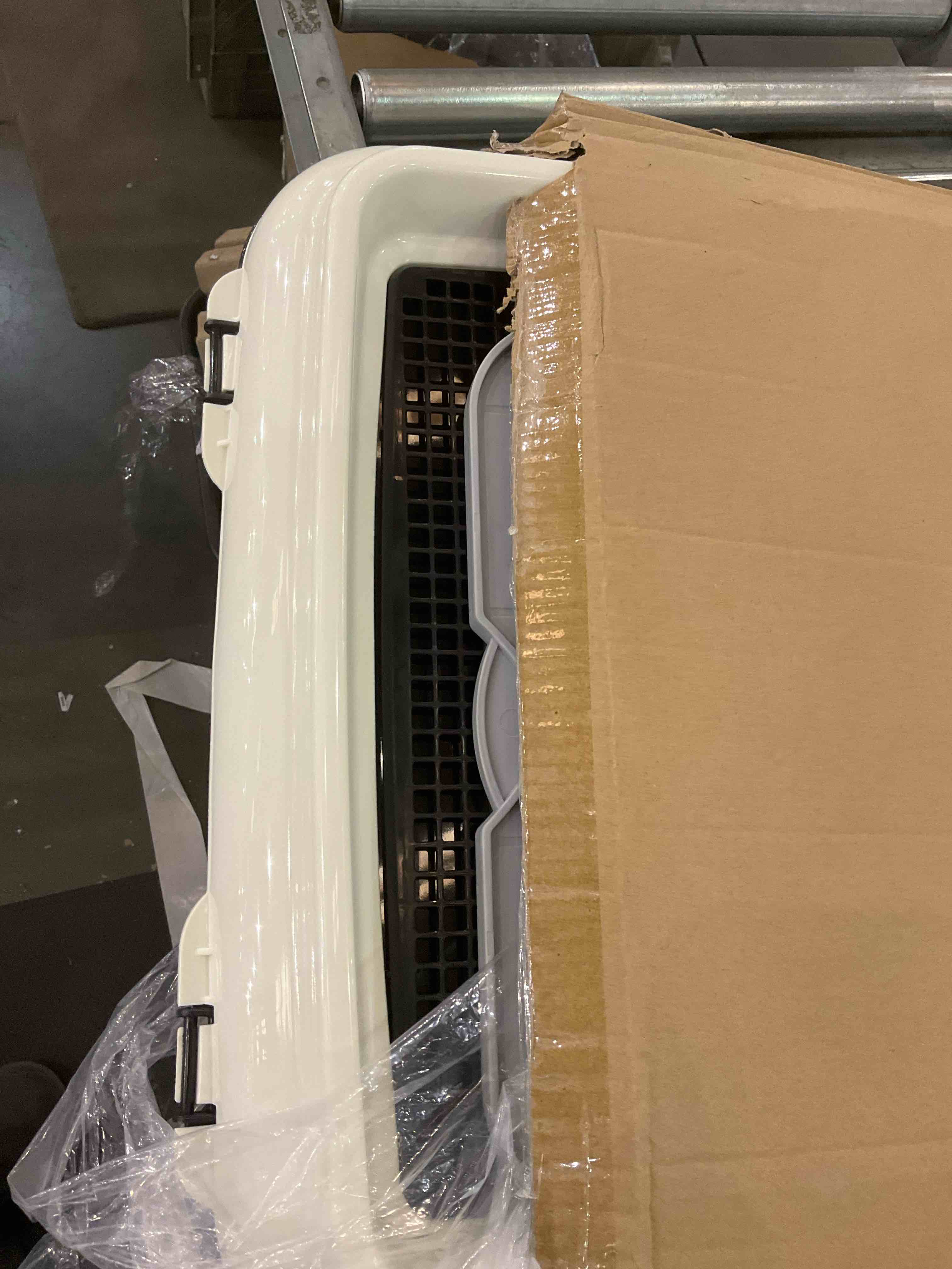 https://s3.amazonaws.com/lotting-images-prod/BargainHunt/EXS01060434_1707420851707.jpeg