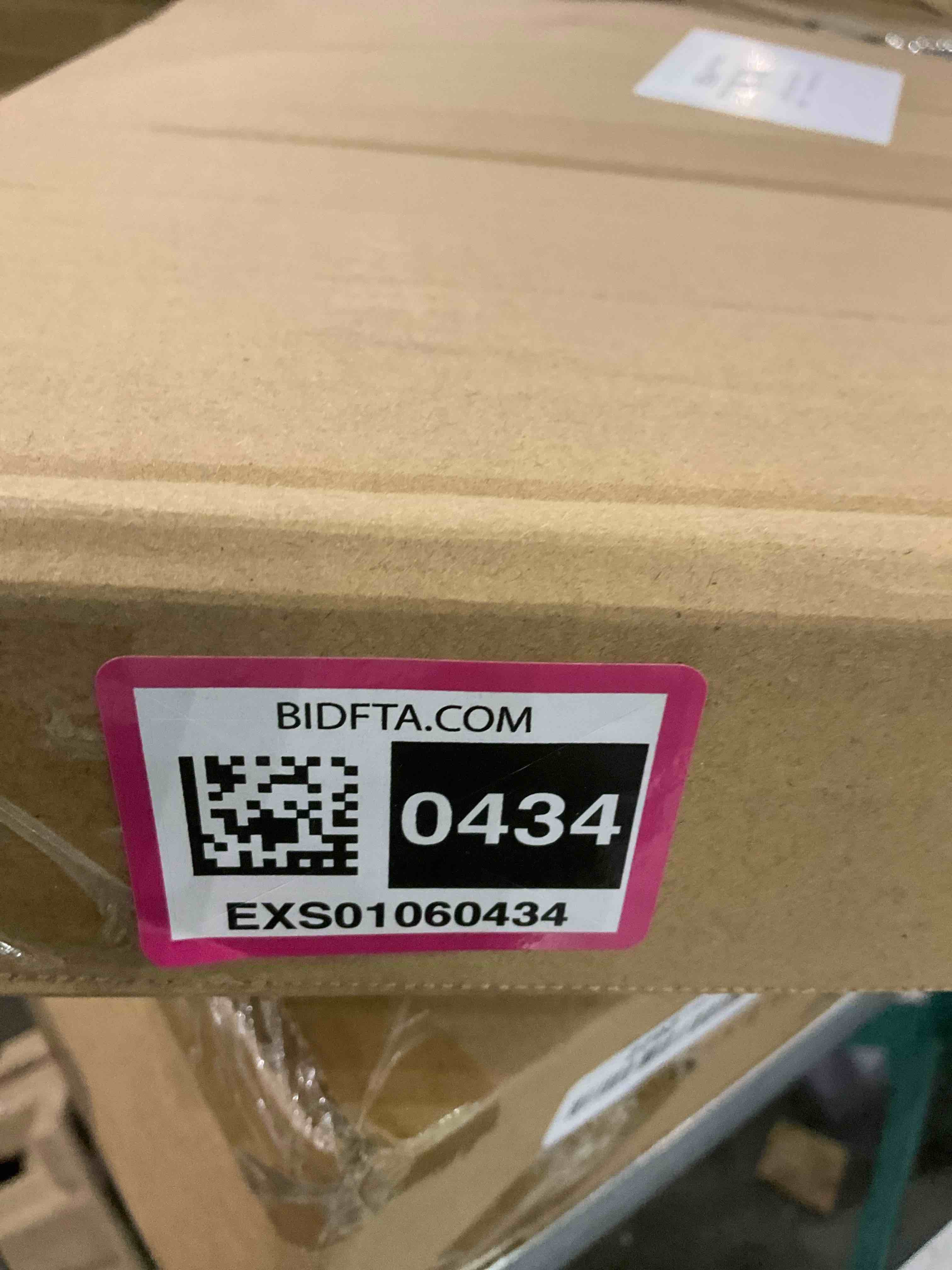 https://s3.amazonaws.com/lotting-images-prod/BargainHunt/EXS01060434_1707420916981.jpeg