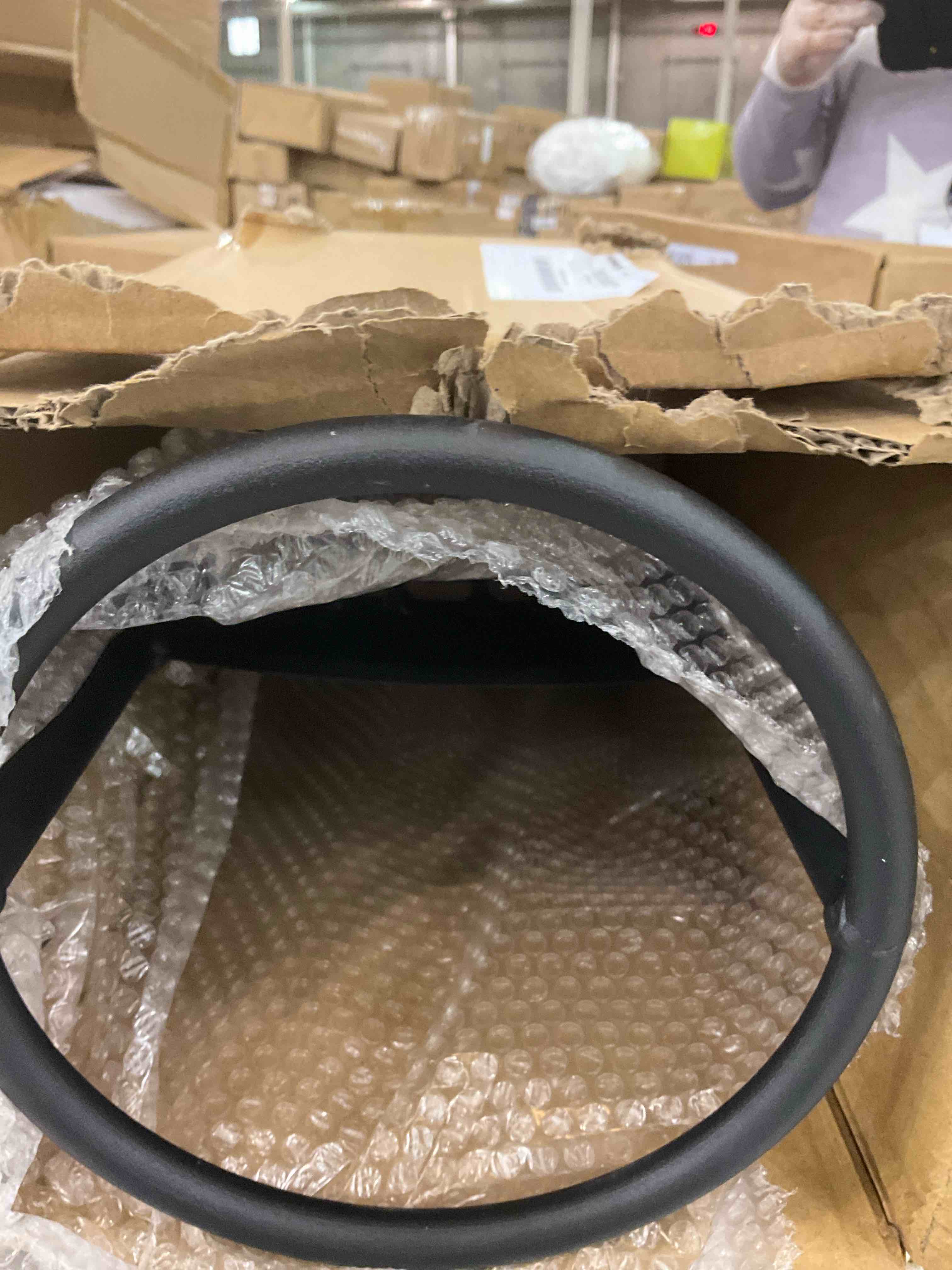 https://s3.amazonaws.com/lotting-images-prod/BargainHunt/EXS01060441_1707421845859.jpeg