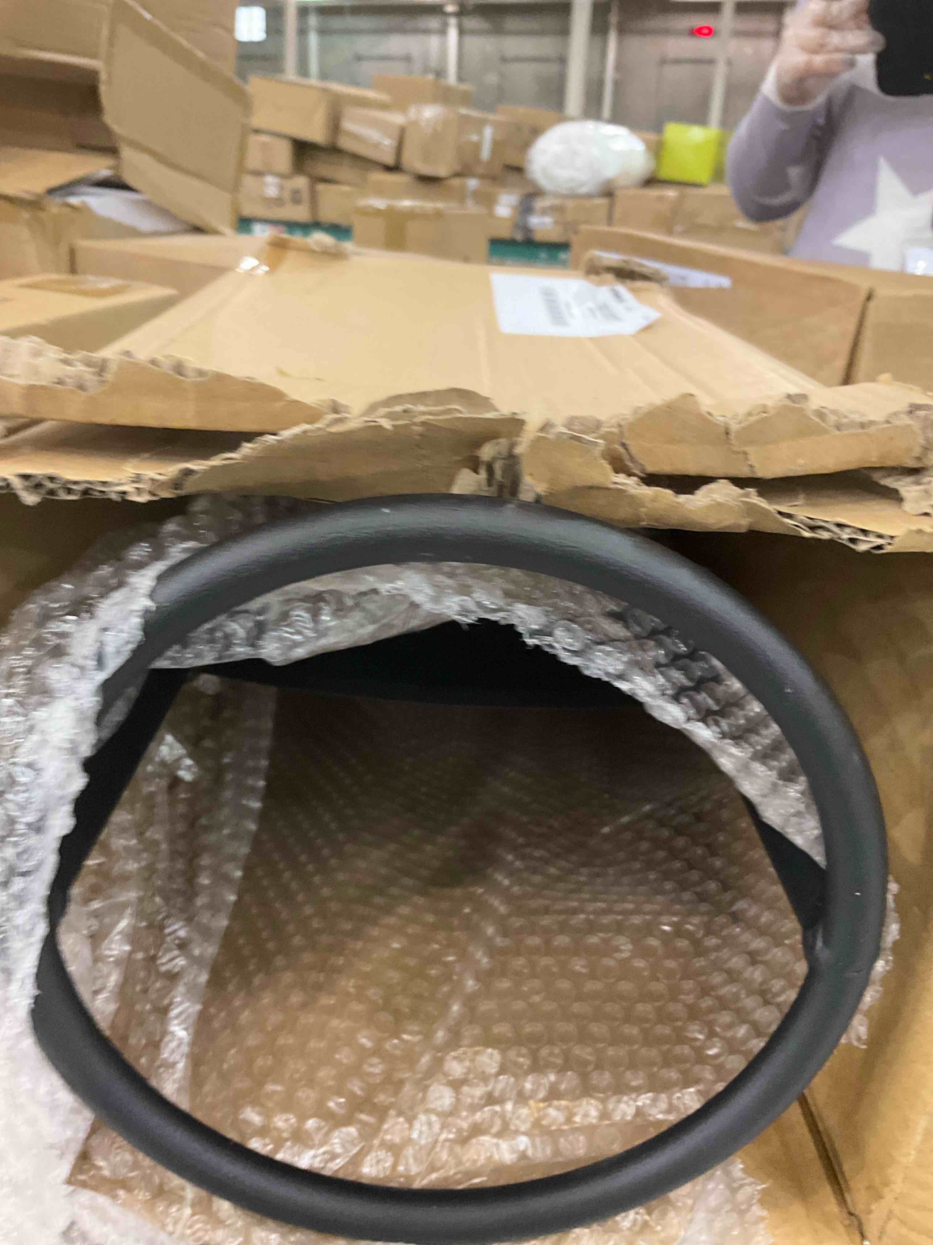 https://s3.amazonaws.com/lotting-images-prod/BargainHunt/EXS01060441_1707421847465.jpeg