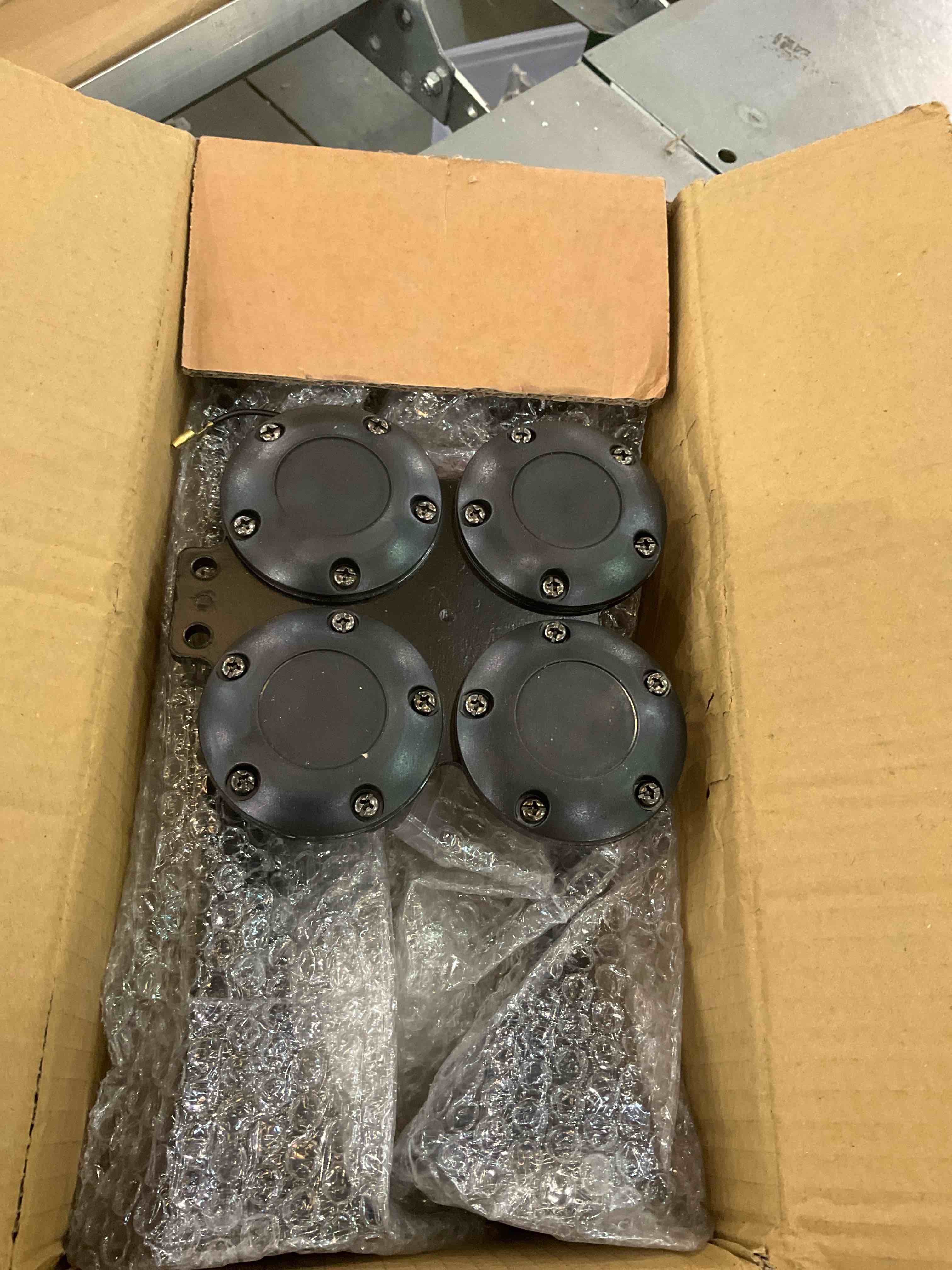 https://s3.amazonaws.com/lotting-images-prod/BargainHunt/EXS01060443_1707422082307.jpeg